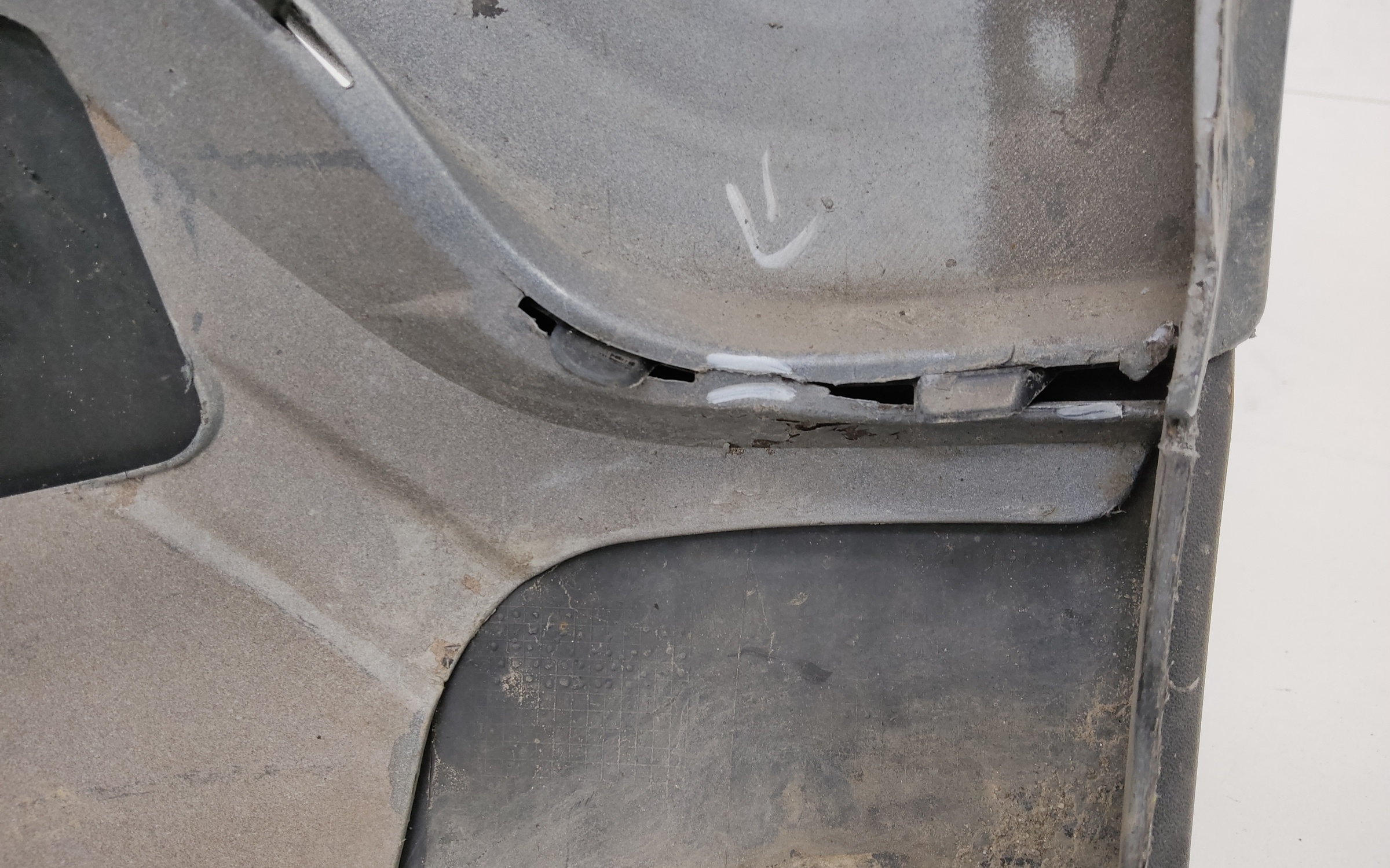 Бампер передний Volvo V40 Cross Country