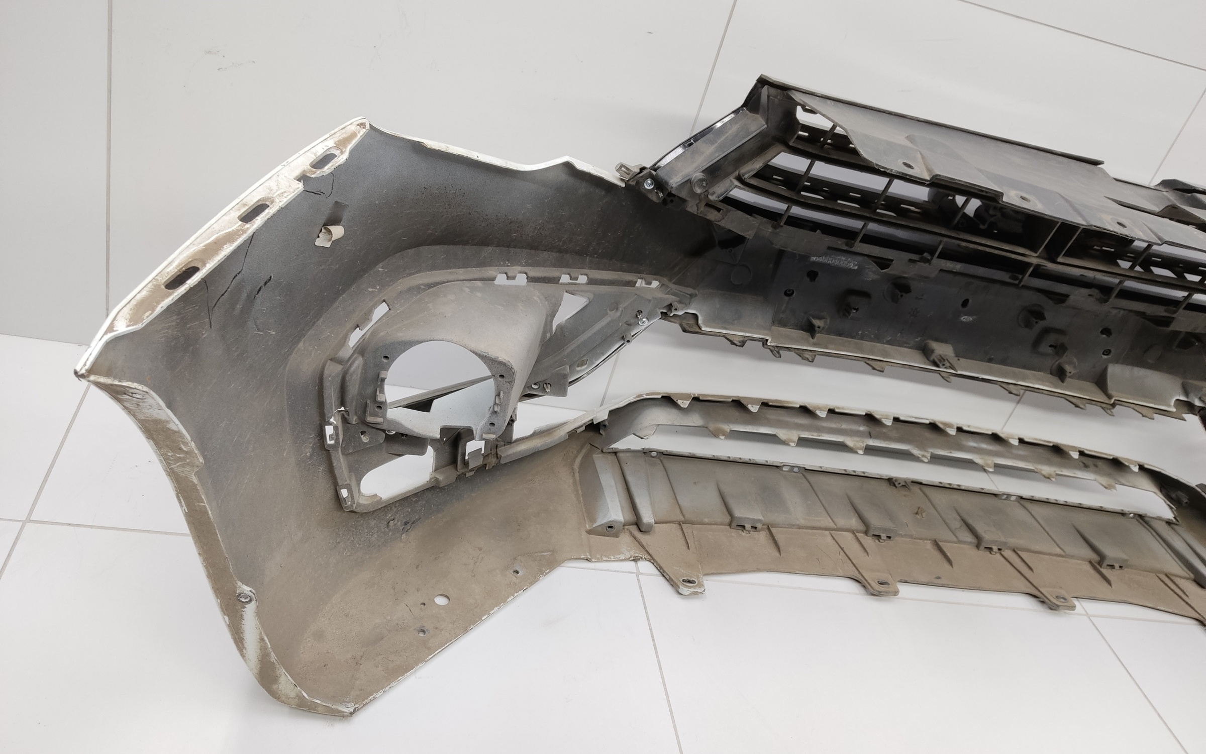 Бампер передний Lada Vesta 1 Restail