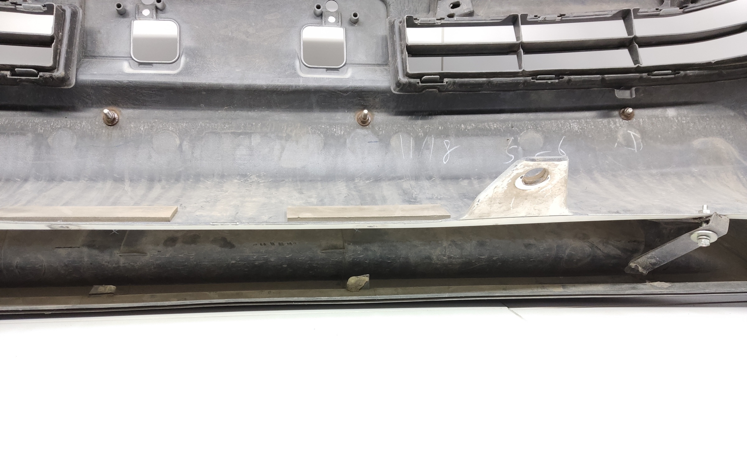 Бампер передний Toyota Land Cruiser 200 Restail 2