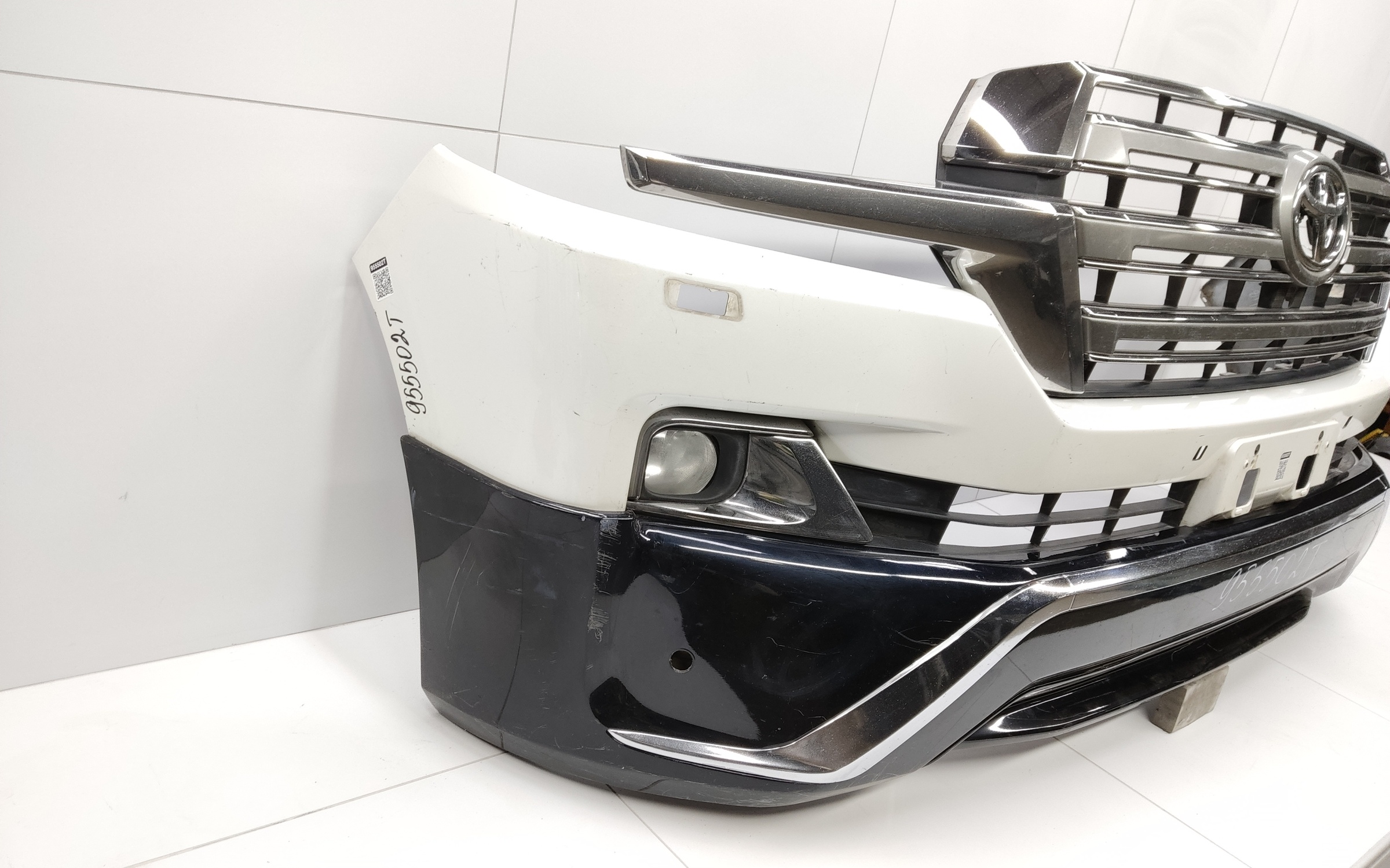 Бампер передний Toyota Land Cruiser 200 Restail 2