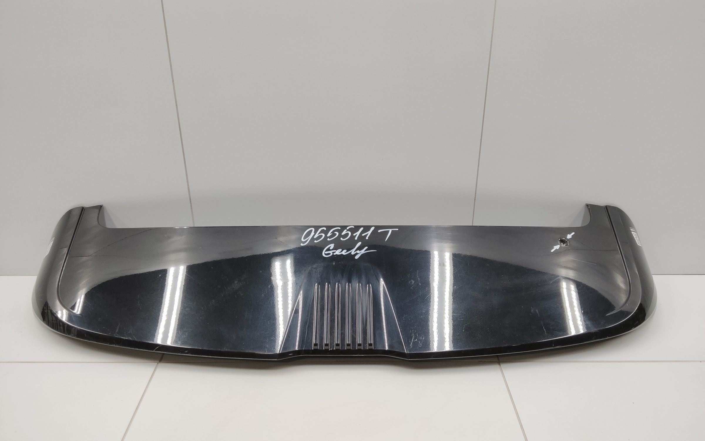 Спойлер крышки багажника Geely Atlas 2