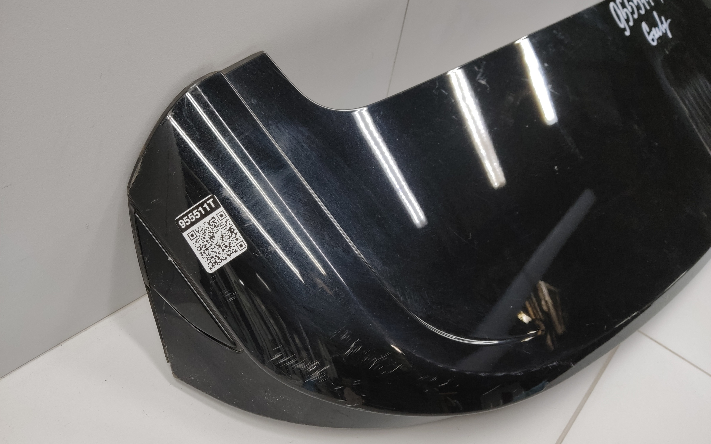 Спойлер крышки багажника Geely Atlas 2