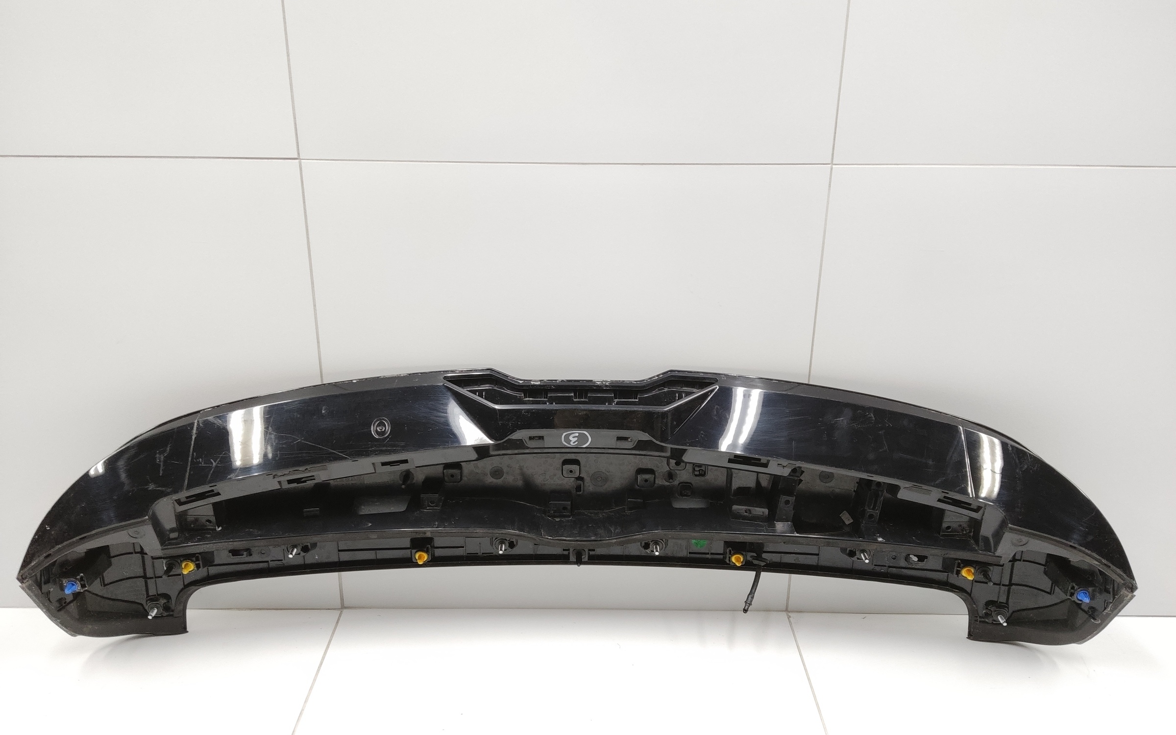 Спойлер крышки багажника Geely Atlas 2