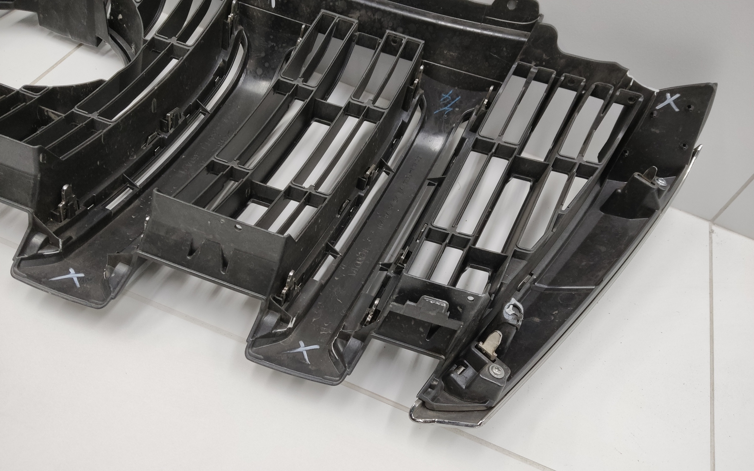 Решетка радиатора Toyota Land Cruiser Prado 150 Restail 1