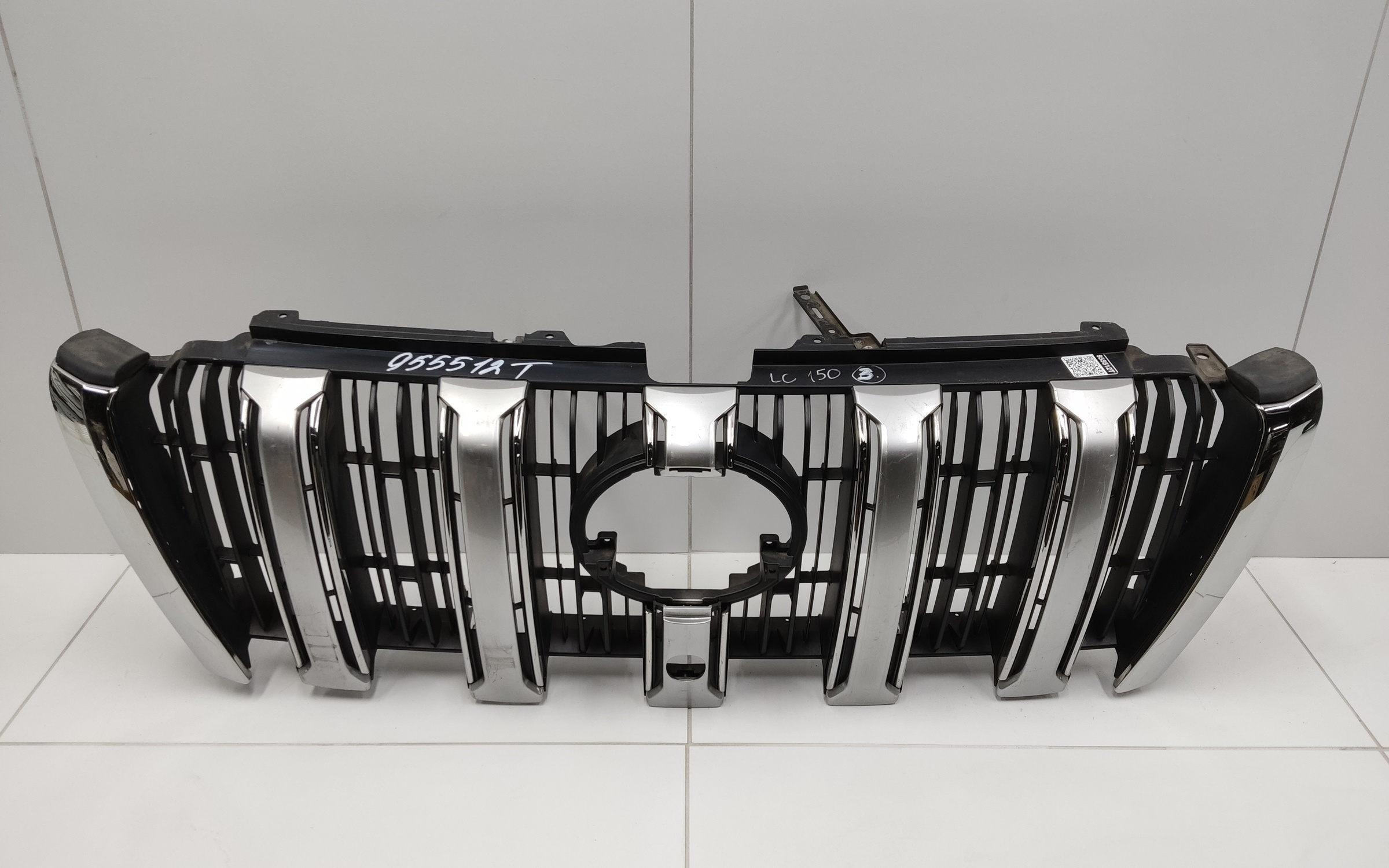 Решетка радиатора Toyota Land Cruiser Prado 150 Restail 1