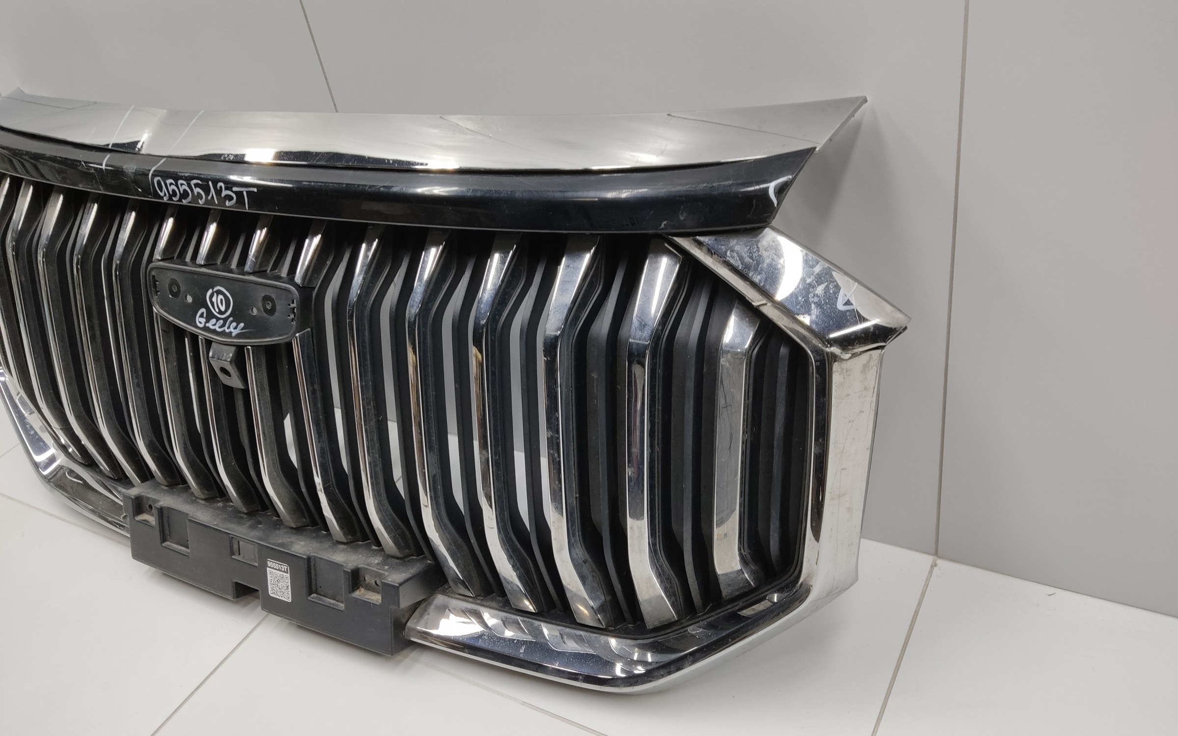 Решетка радиатора Geely Okavango под камеру