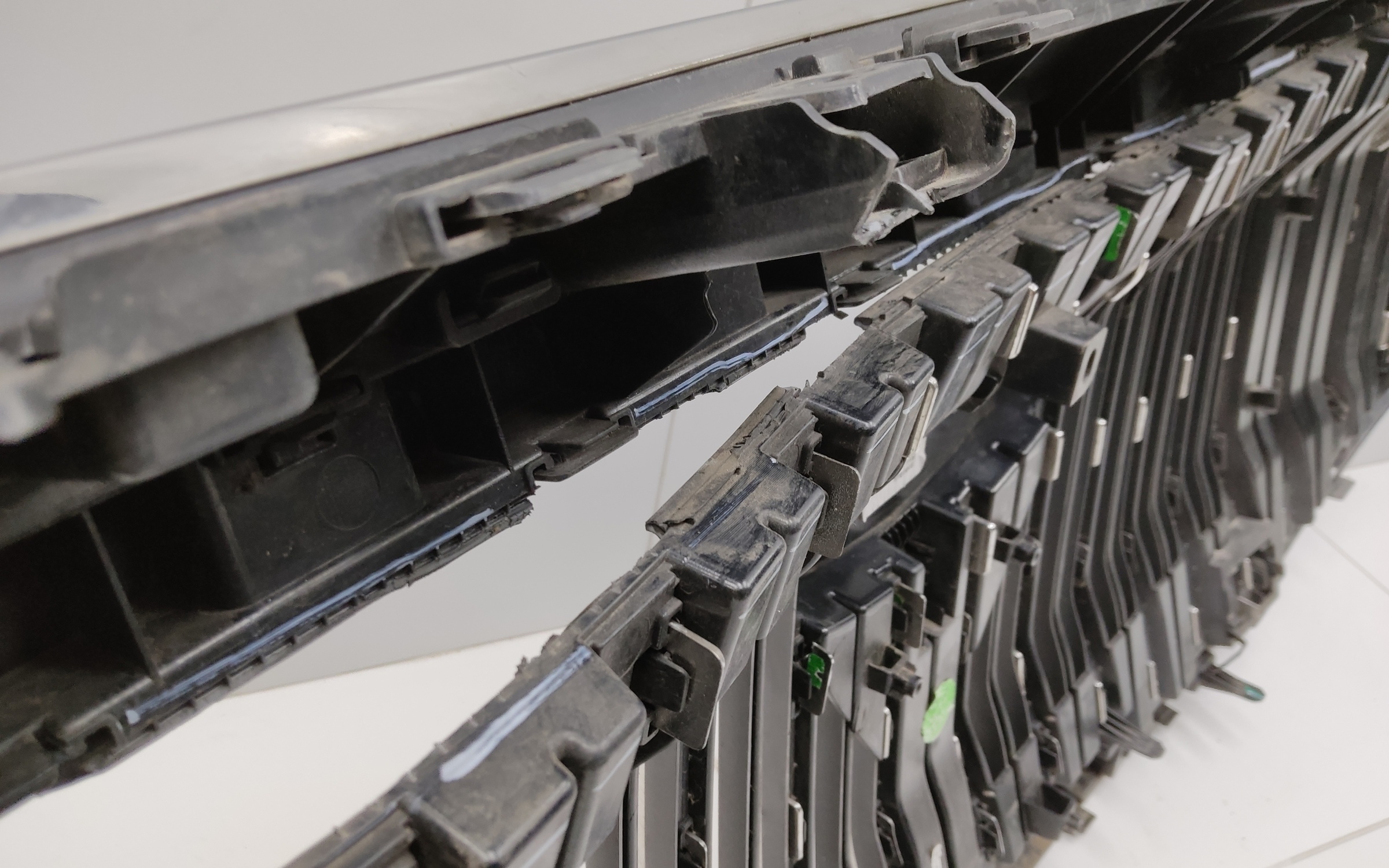 Решетка радиатора Geely Okavango под камеру