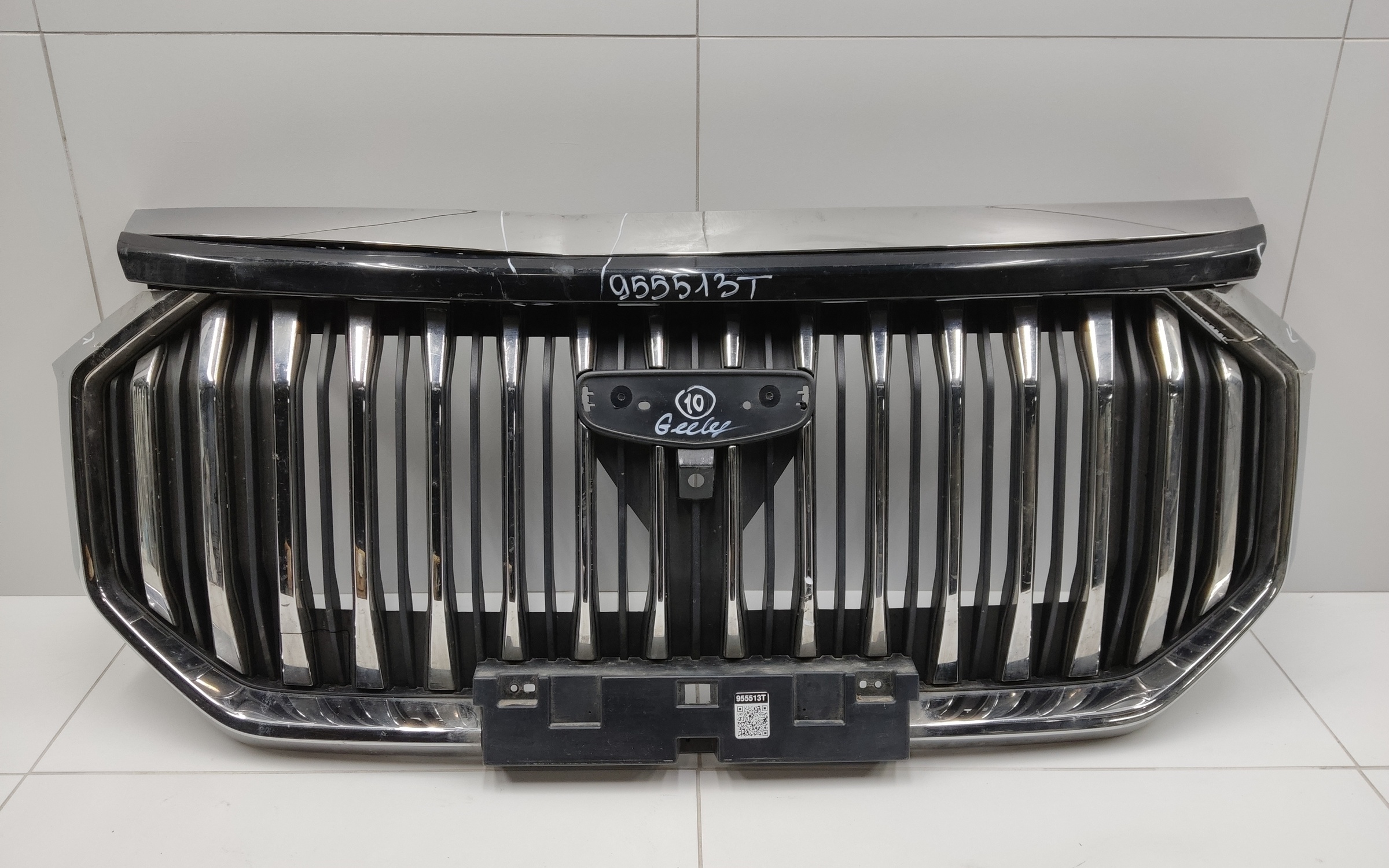 Решетка радиатора Geely Okavango под камеру