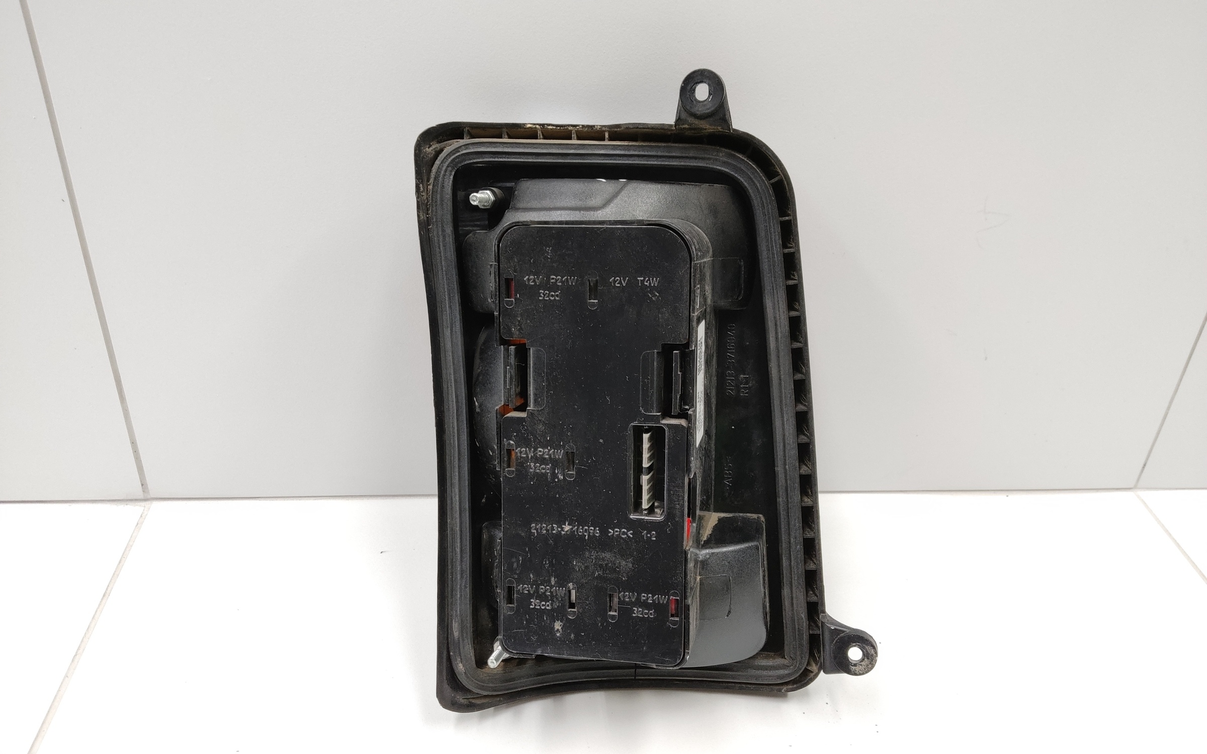 Фонарь задний правый Нива 21213