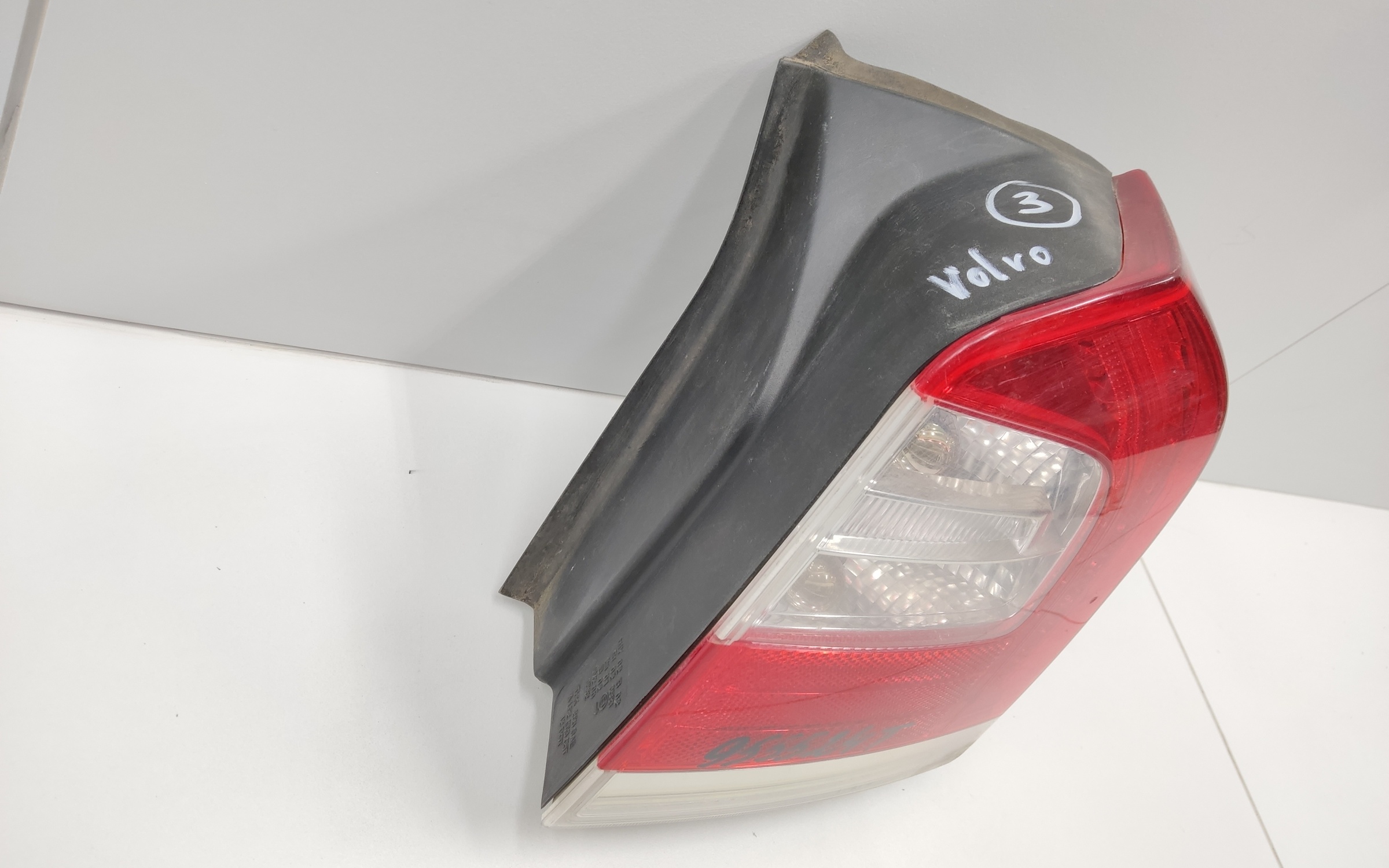 Фонарь задний правый наружный Volvo XC70 2 Restail