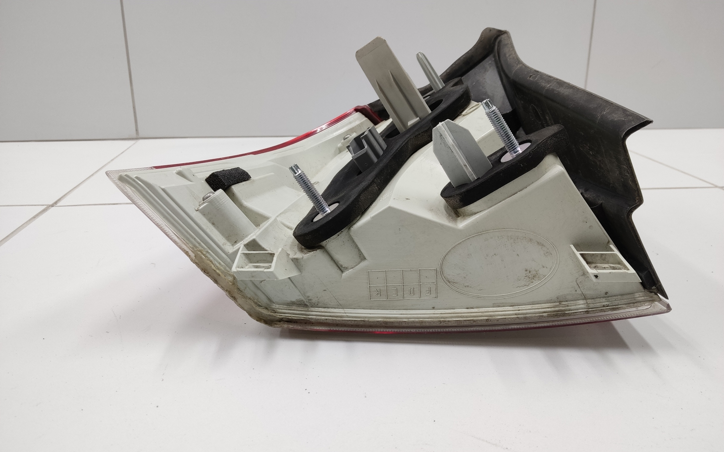 Фонарь задний правый наружный Volvo XC70 2 Restail