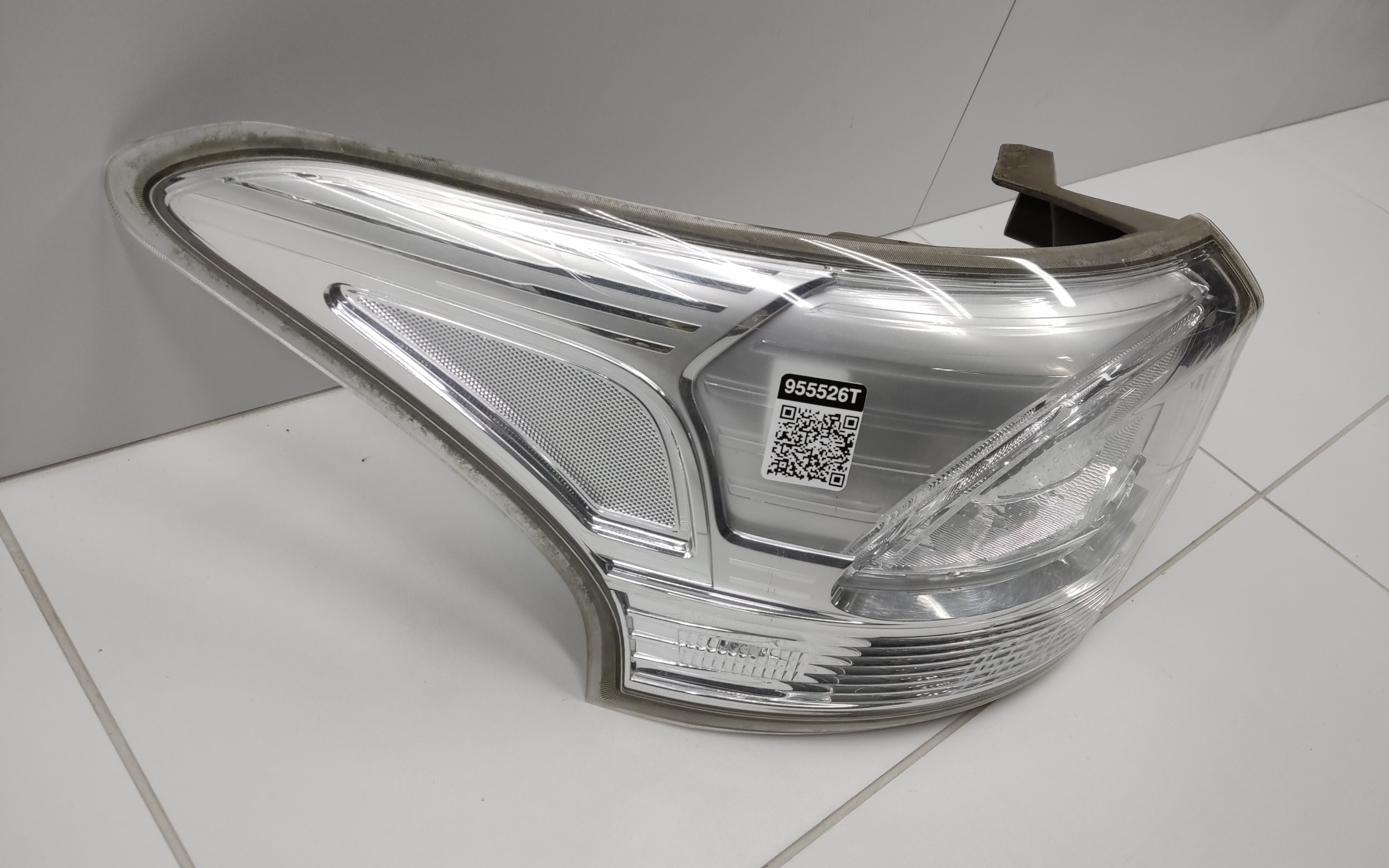 Фонарь задний левый наружный Mitsubishi Outlander 3  LED