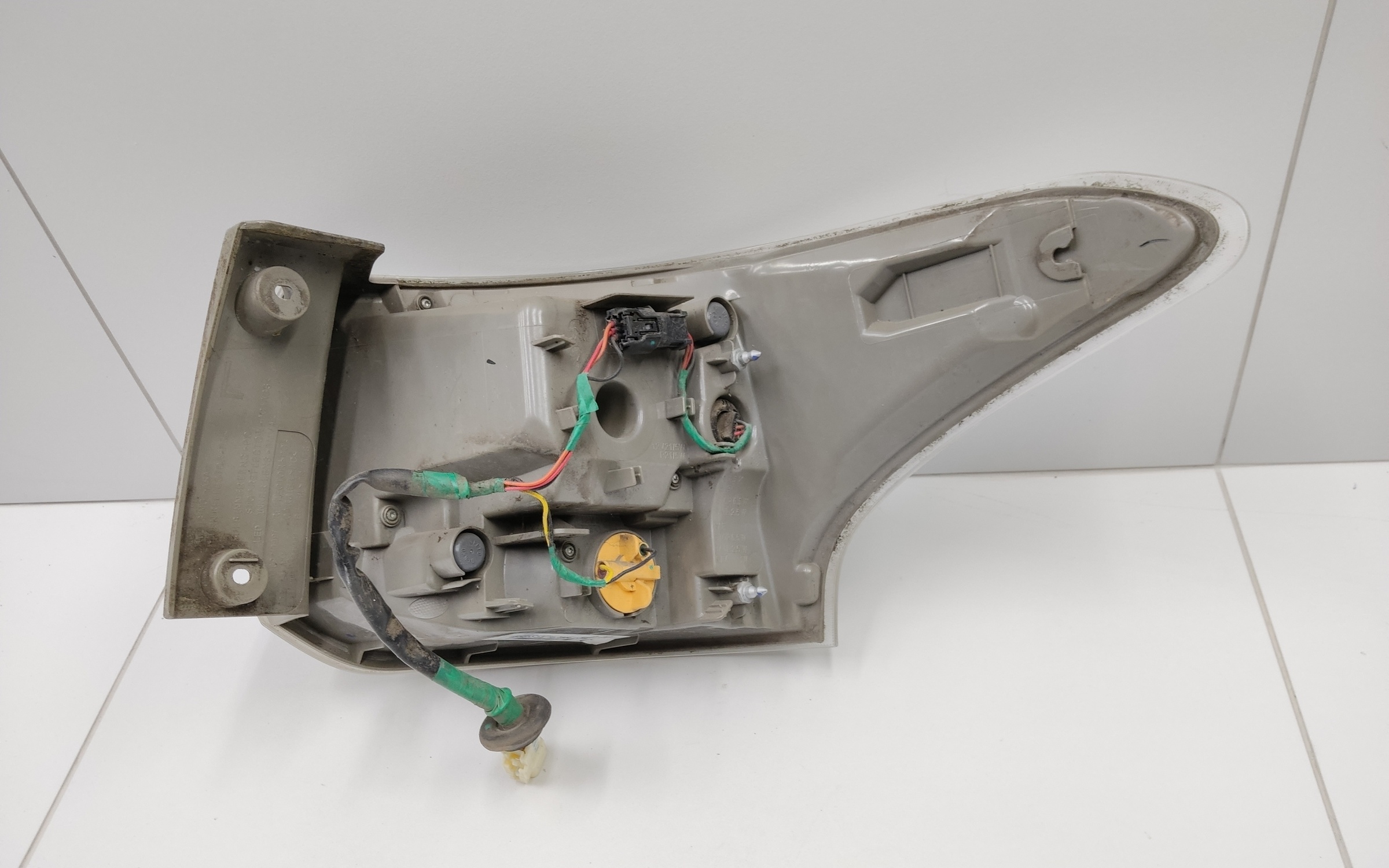 Фонарь задний левый наружный Mitsubishi Outlander 3  LED