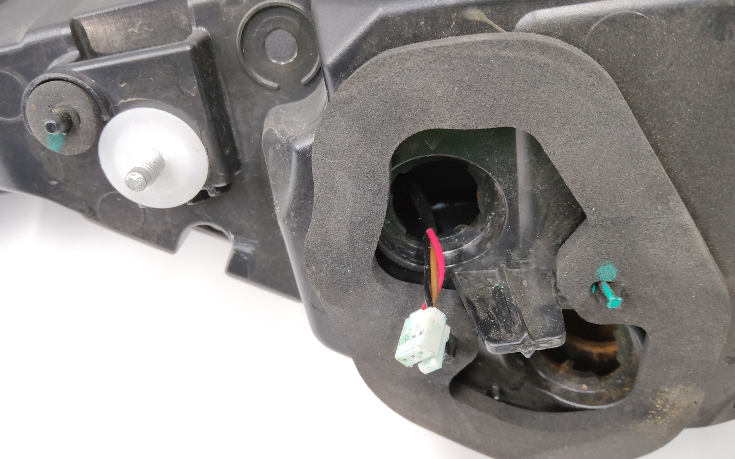 Фонарь задний центральный Geely Emgrand 2