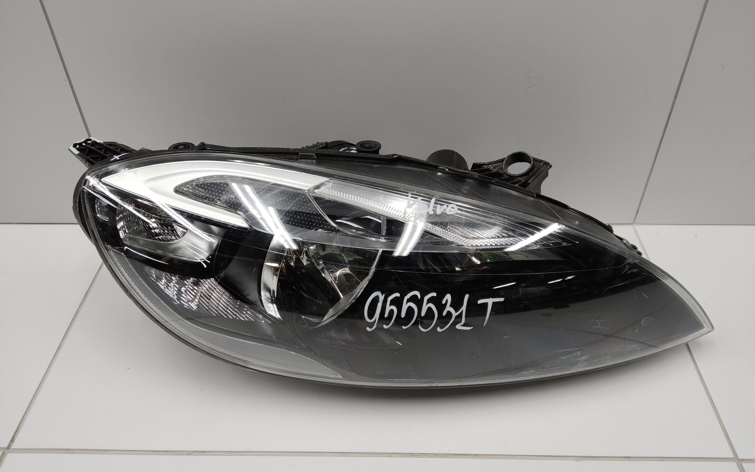 Фара передняя правая Volvo V40 Cross Country галоген