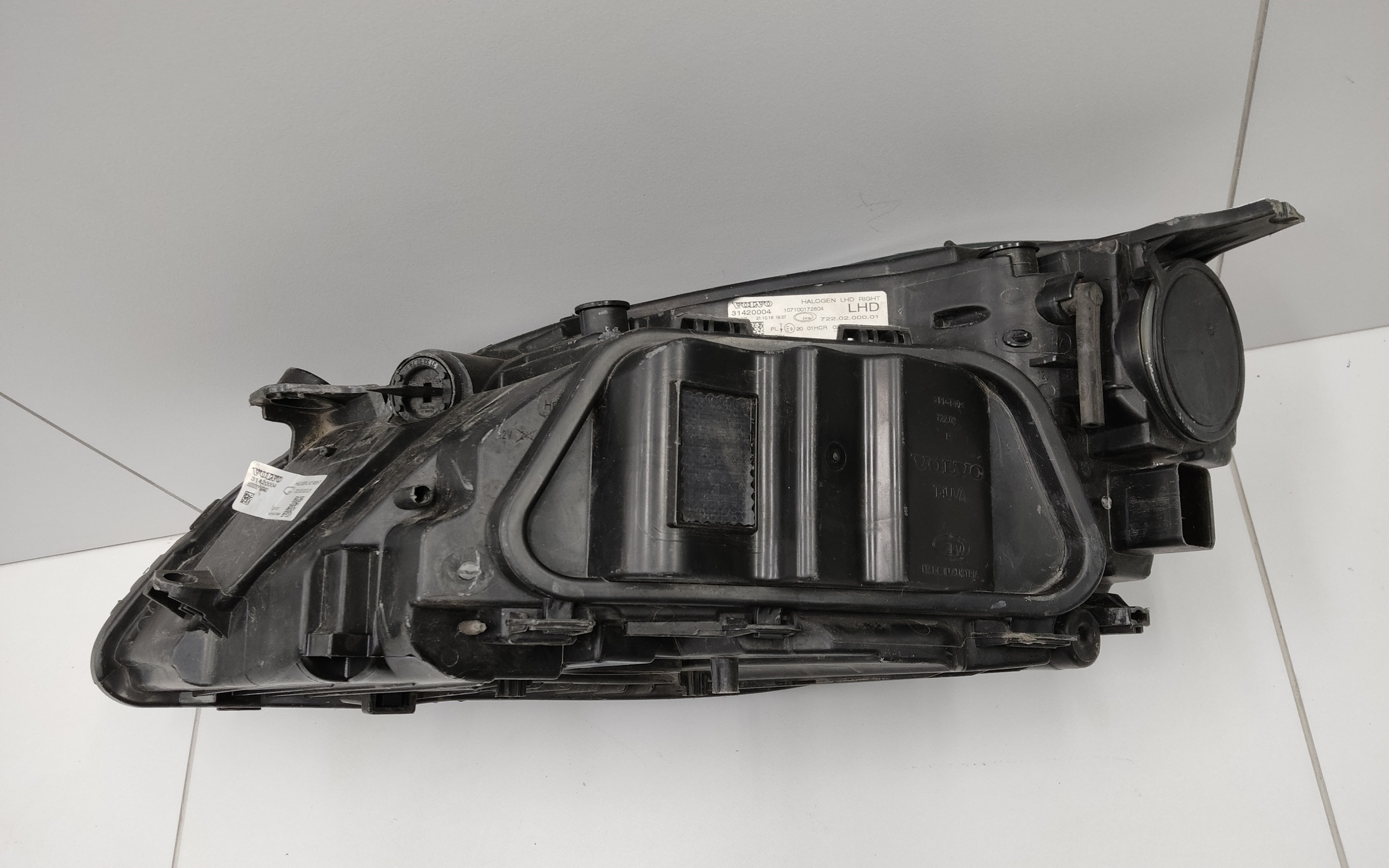 Фара передняя правая Volvo V40 Cross Country галоген