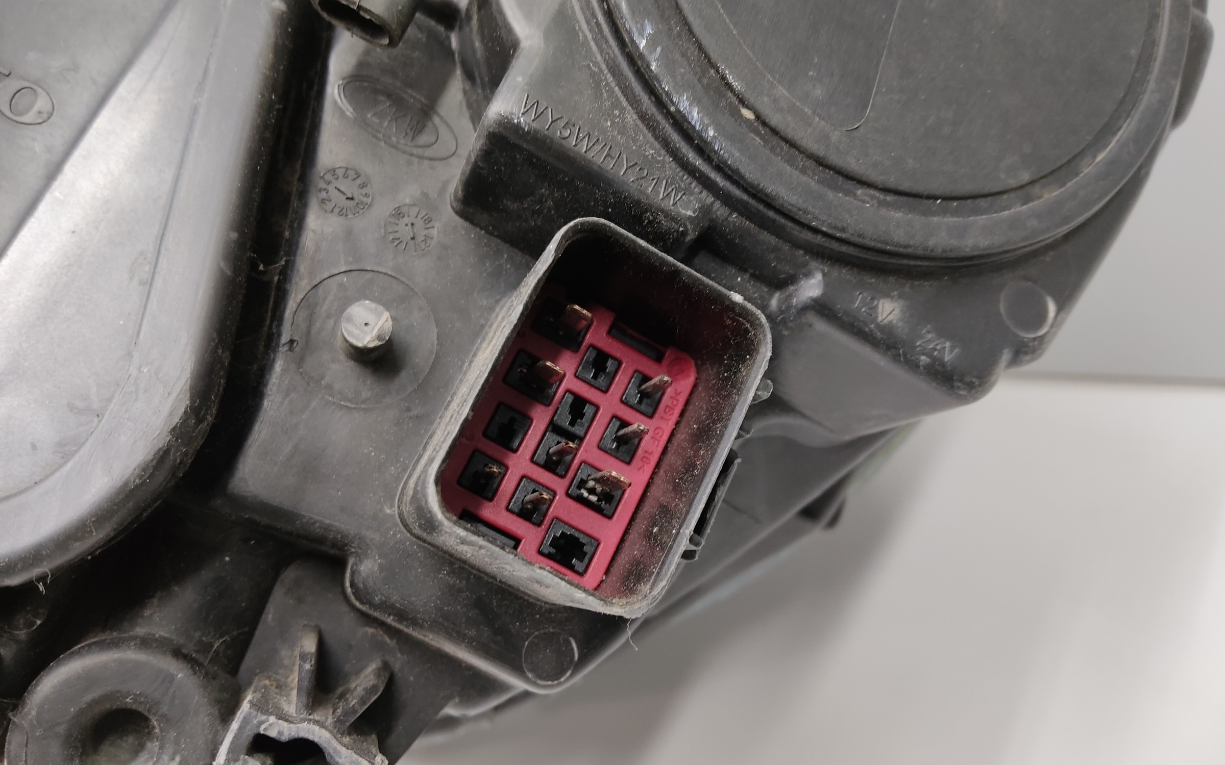 Фара передняя правая Volvo V40 Cross Country галоген