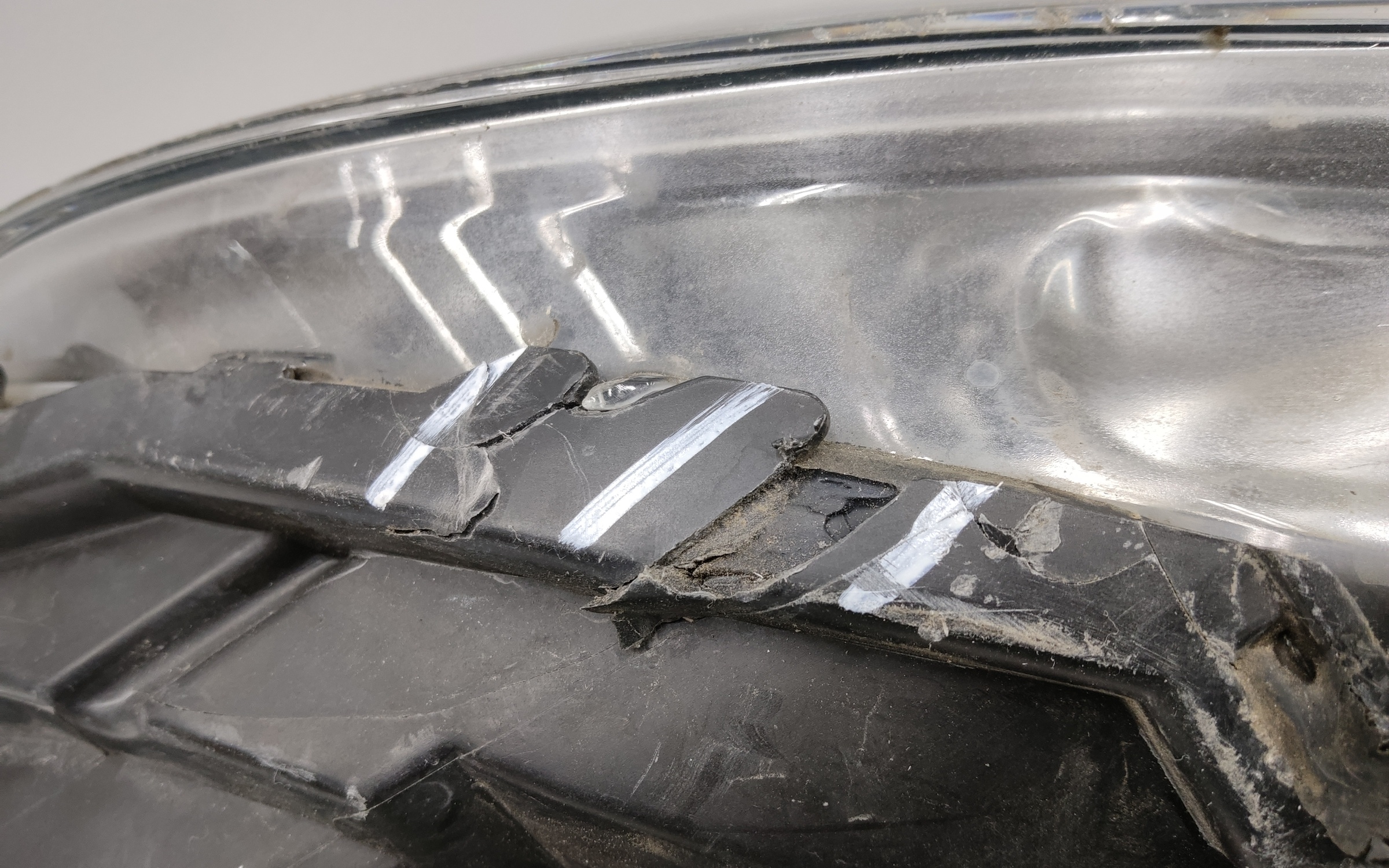 Фара передняя правая Volvo V40 Cross Country галоген