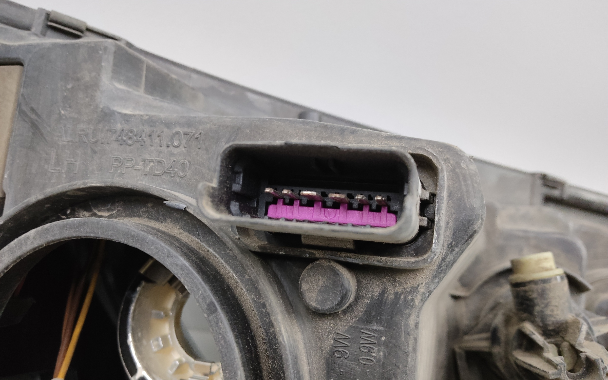 Фара передняя левая Renault Logan 2 Restail галоген с ДХО