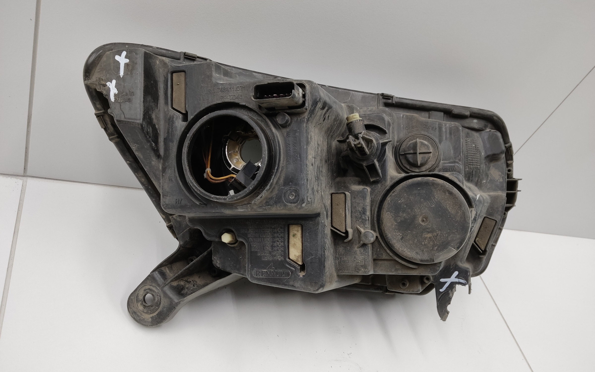 Фара передняя левая Renault Logan 2 Restail галоген с ДХО