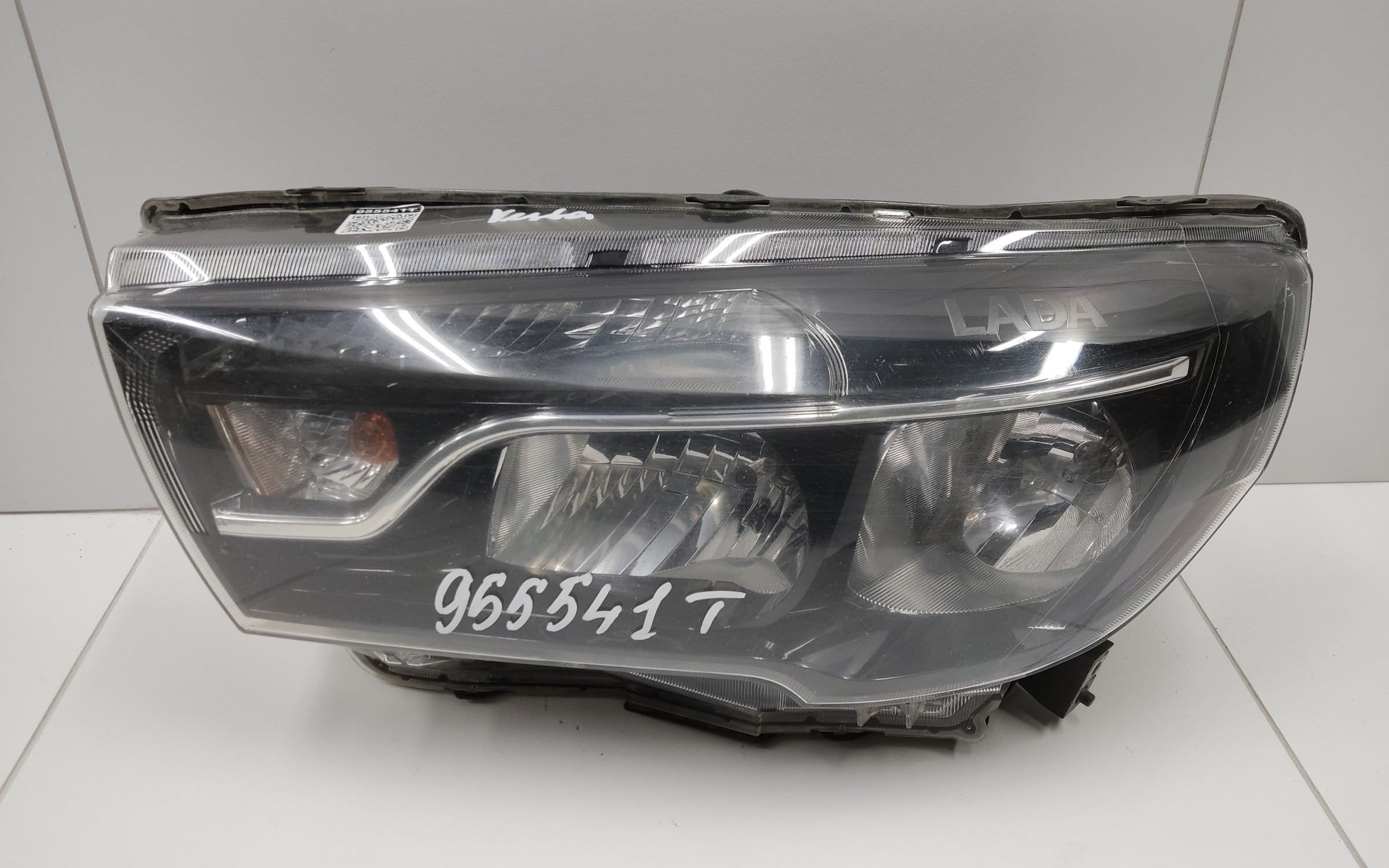 Фара передняя левая Lada Vesta 1 галоген