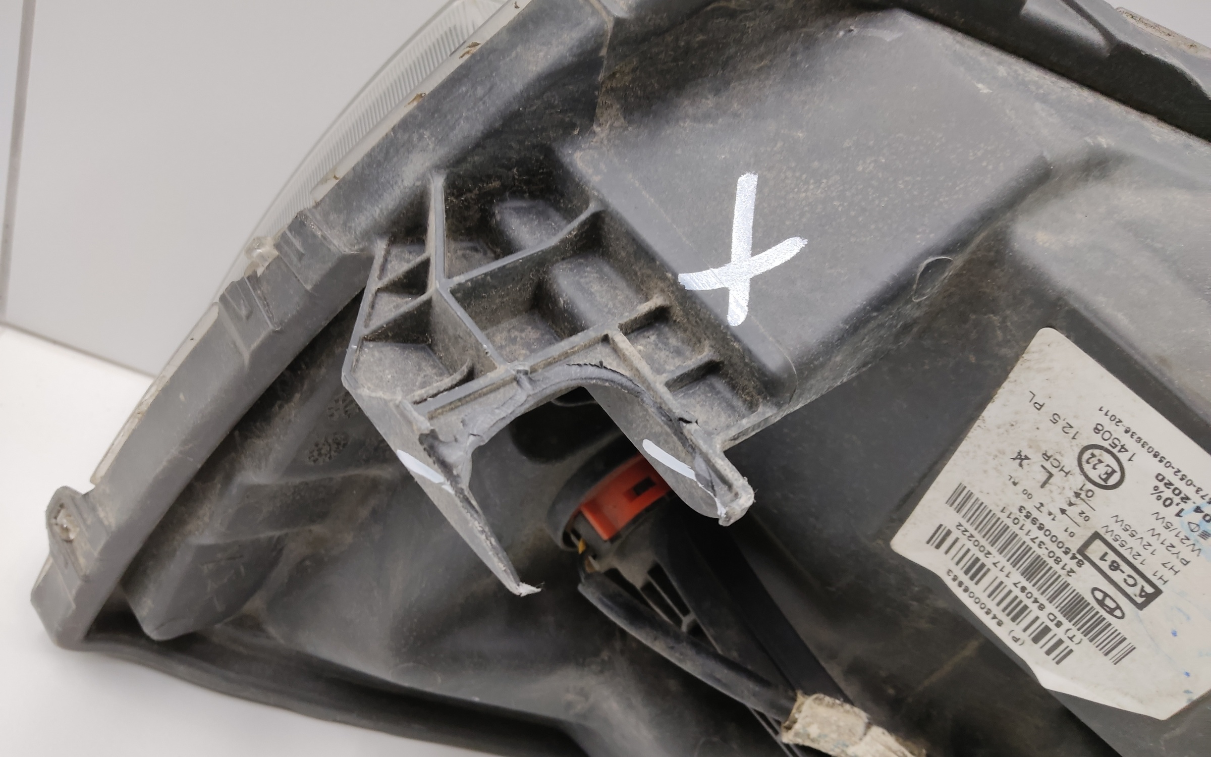 Фара передняя левая Lada Vesta 1 галоген