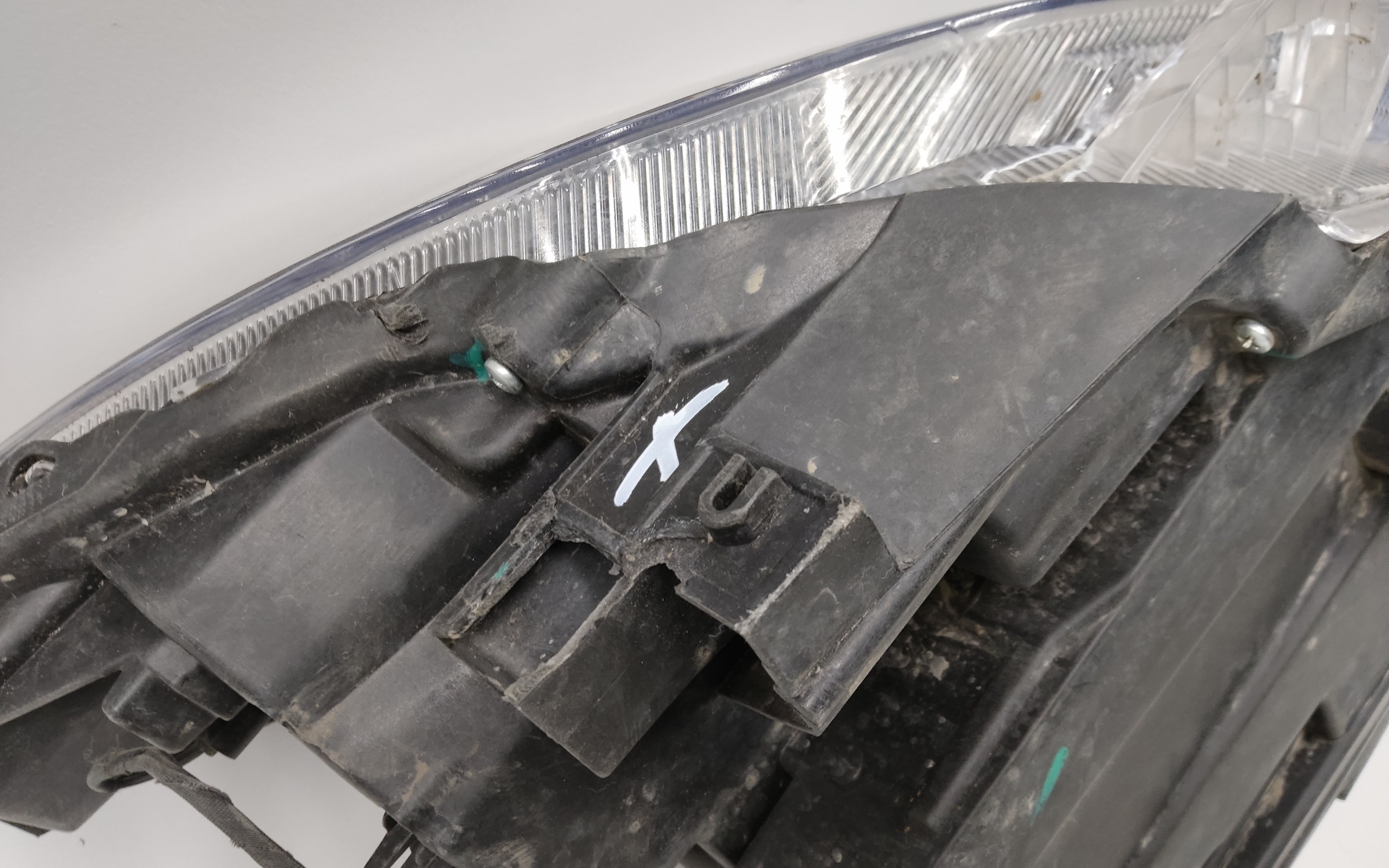 Фара передняя правая Kaiyi E5 галоген