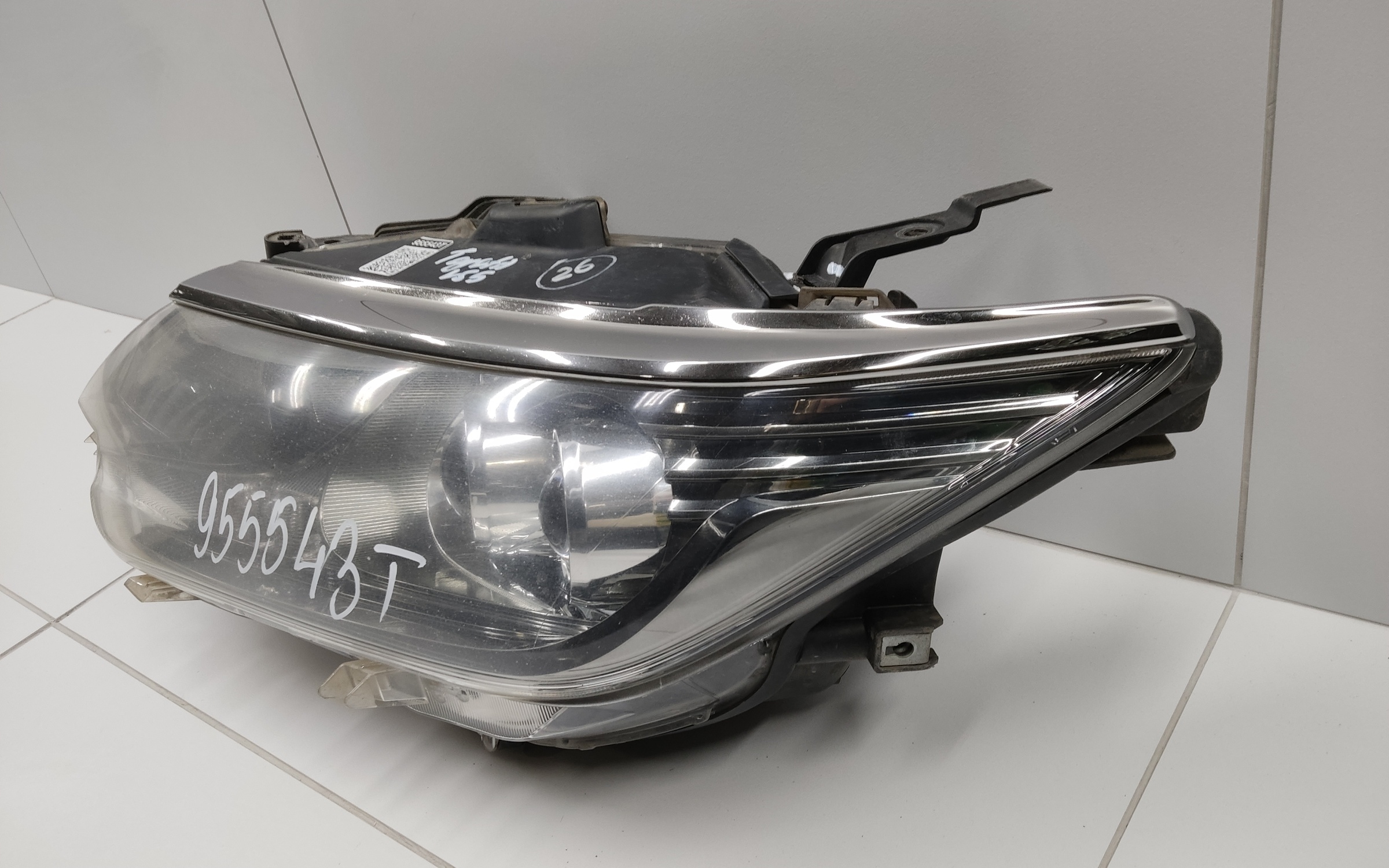 Фара передняя левая Toyota Camry V55 Restail галоген LED