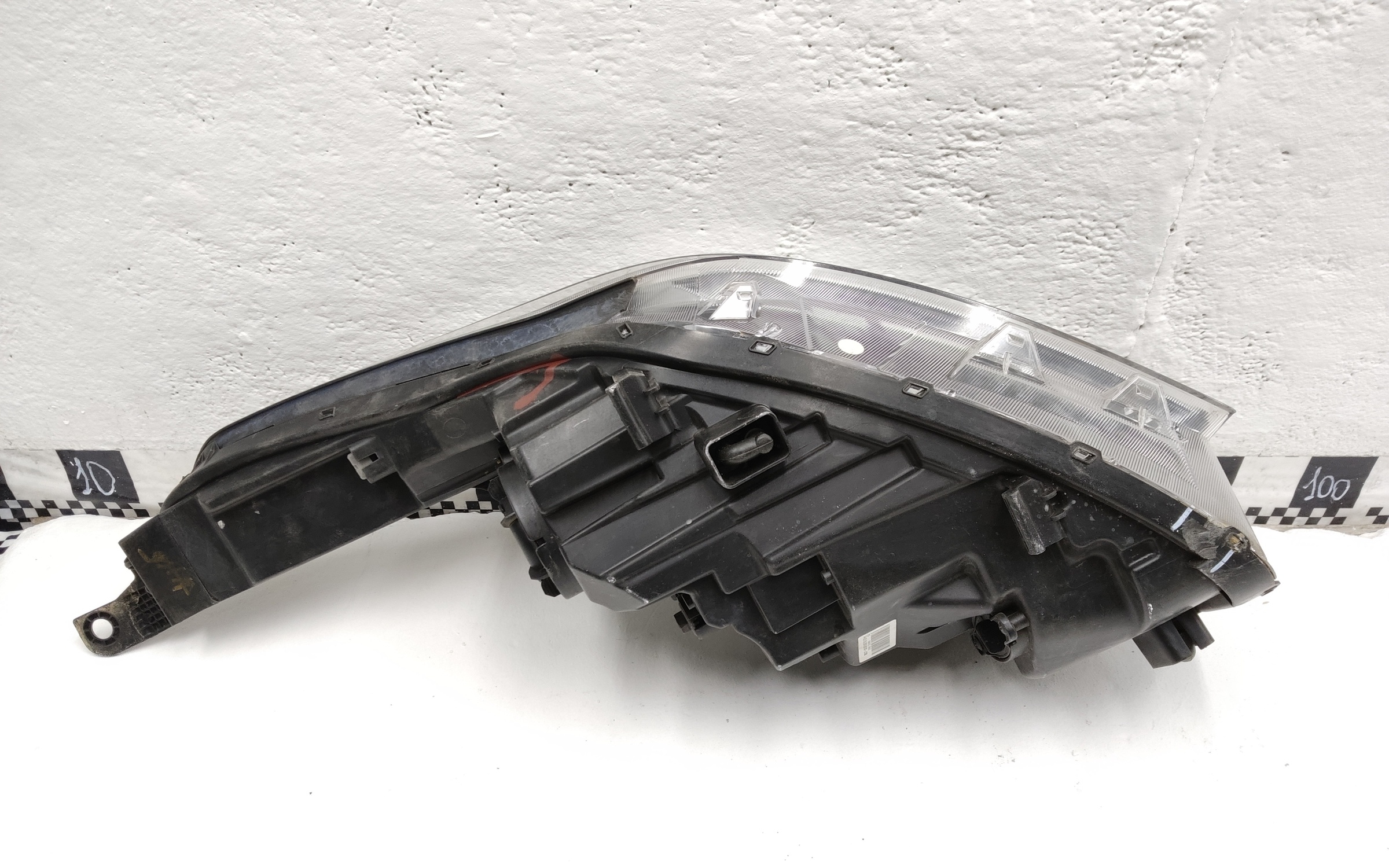 Фара передняя правая Kia XCeed линза ДХО