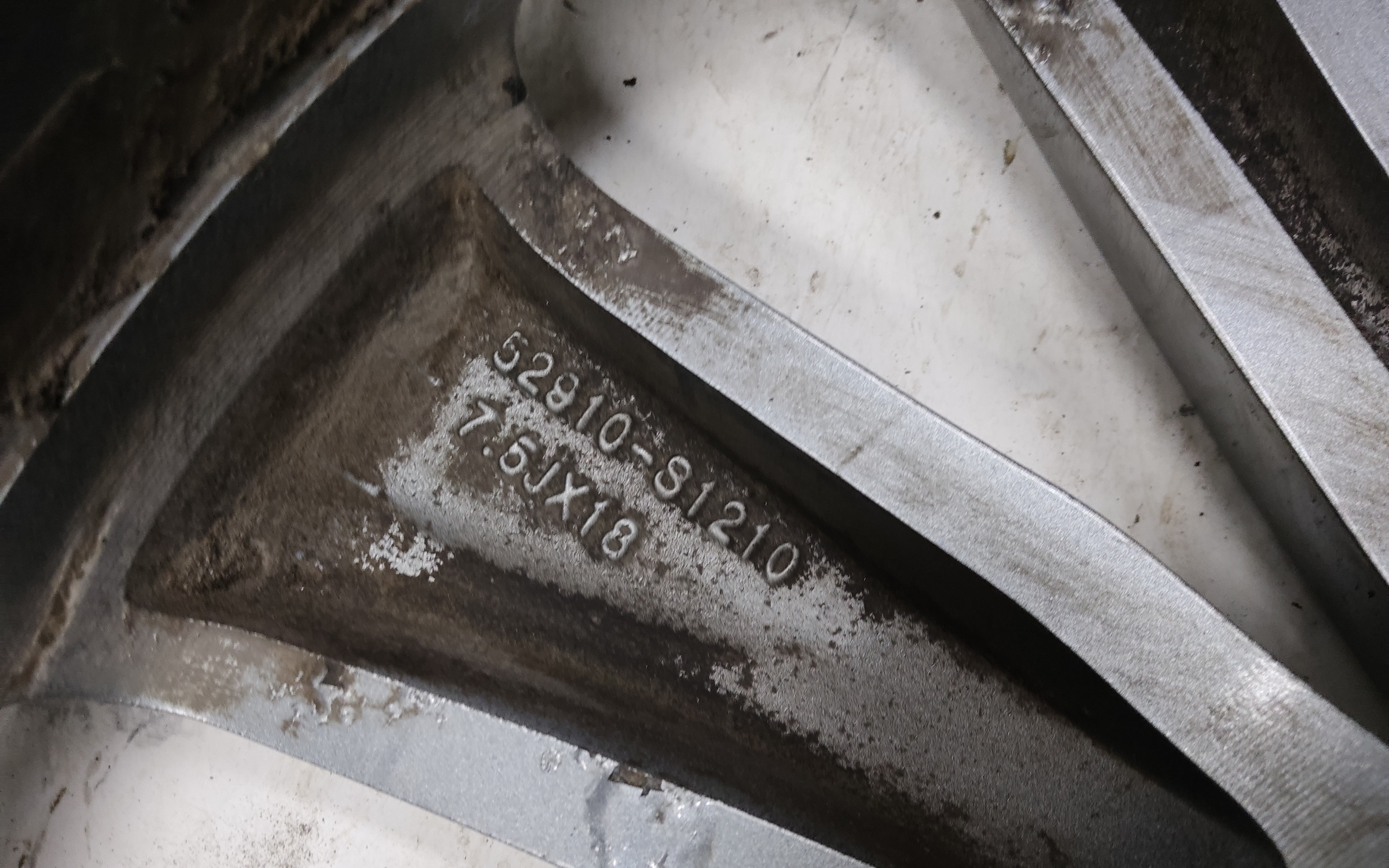 Диск колеса литой Hyundai Santa Fe 4 R18