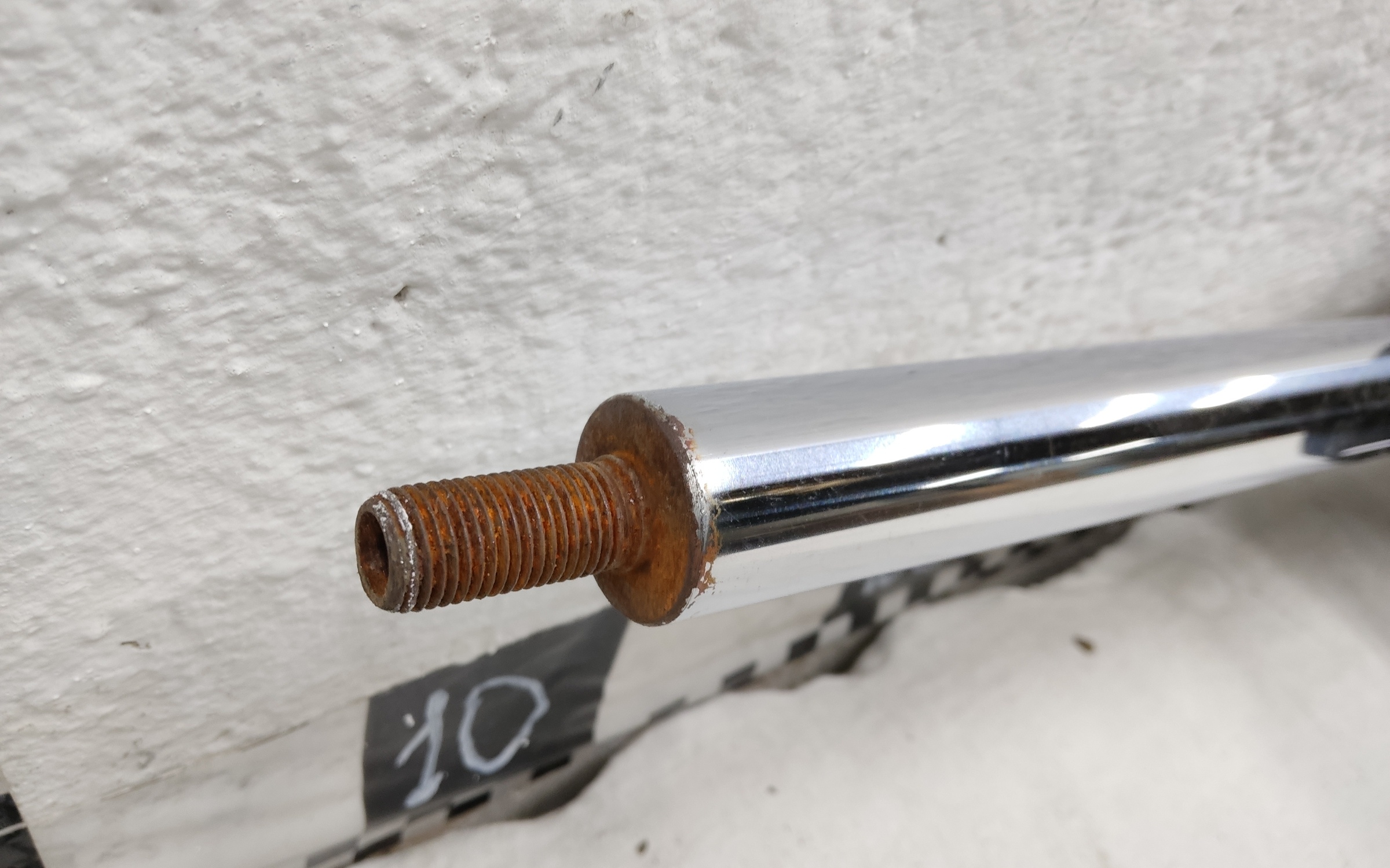 Амортизатор передней подвески правый Volvo XC40