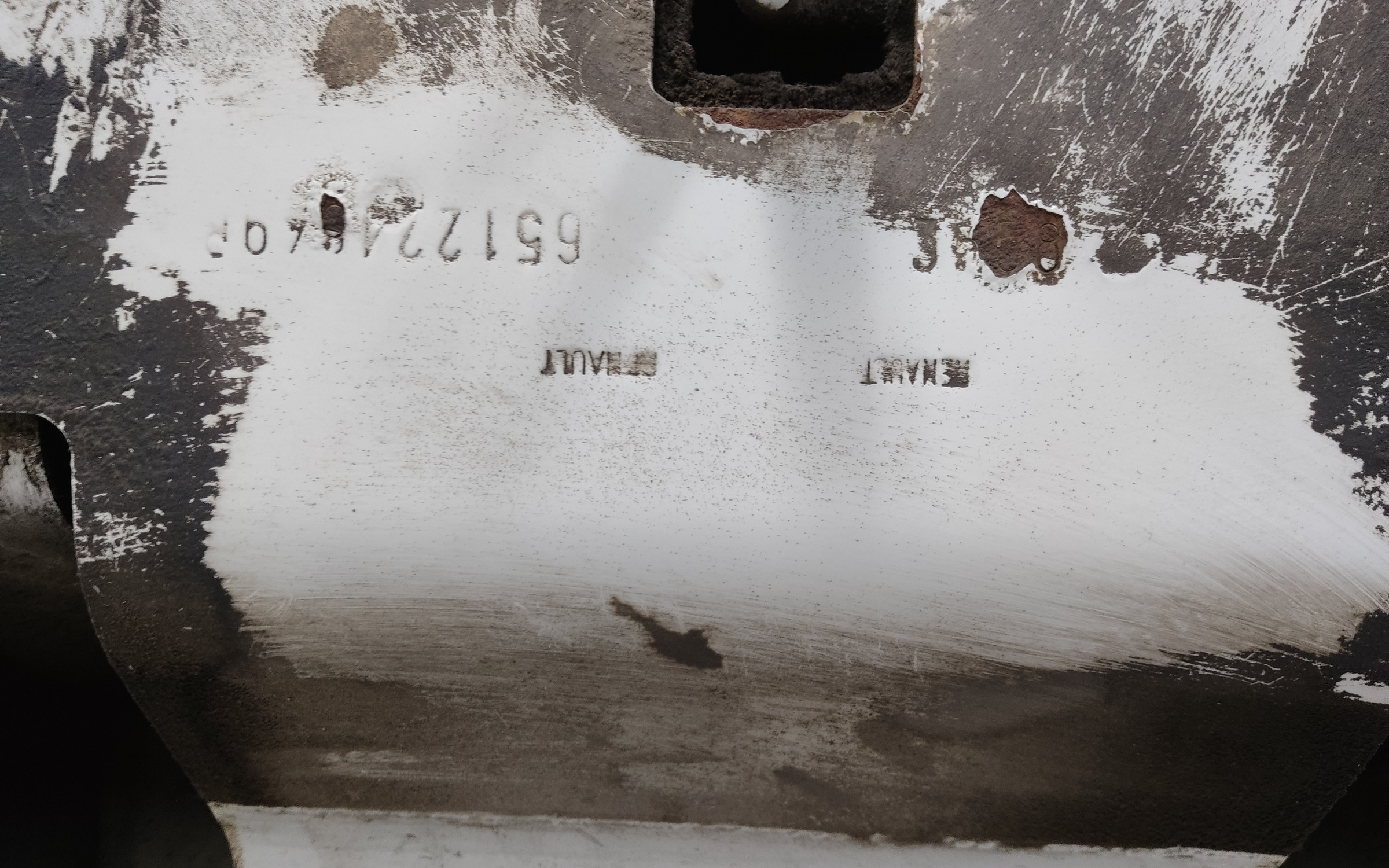 Капот Renault Logan 2