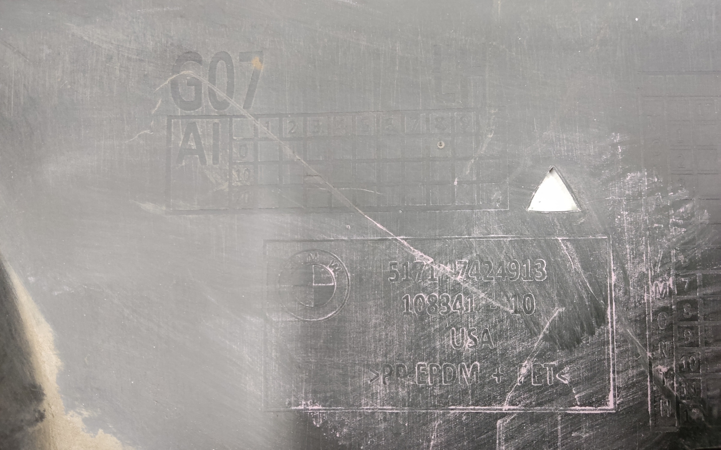 Подкрылок передний левый задняя часть BMW X7 G07