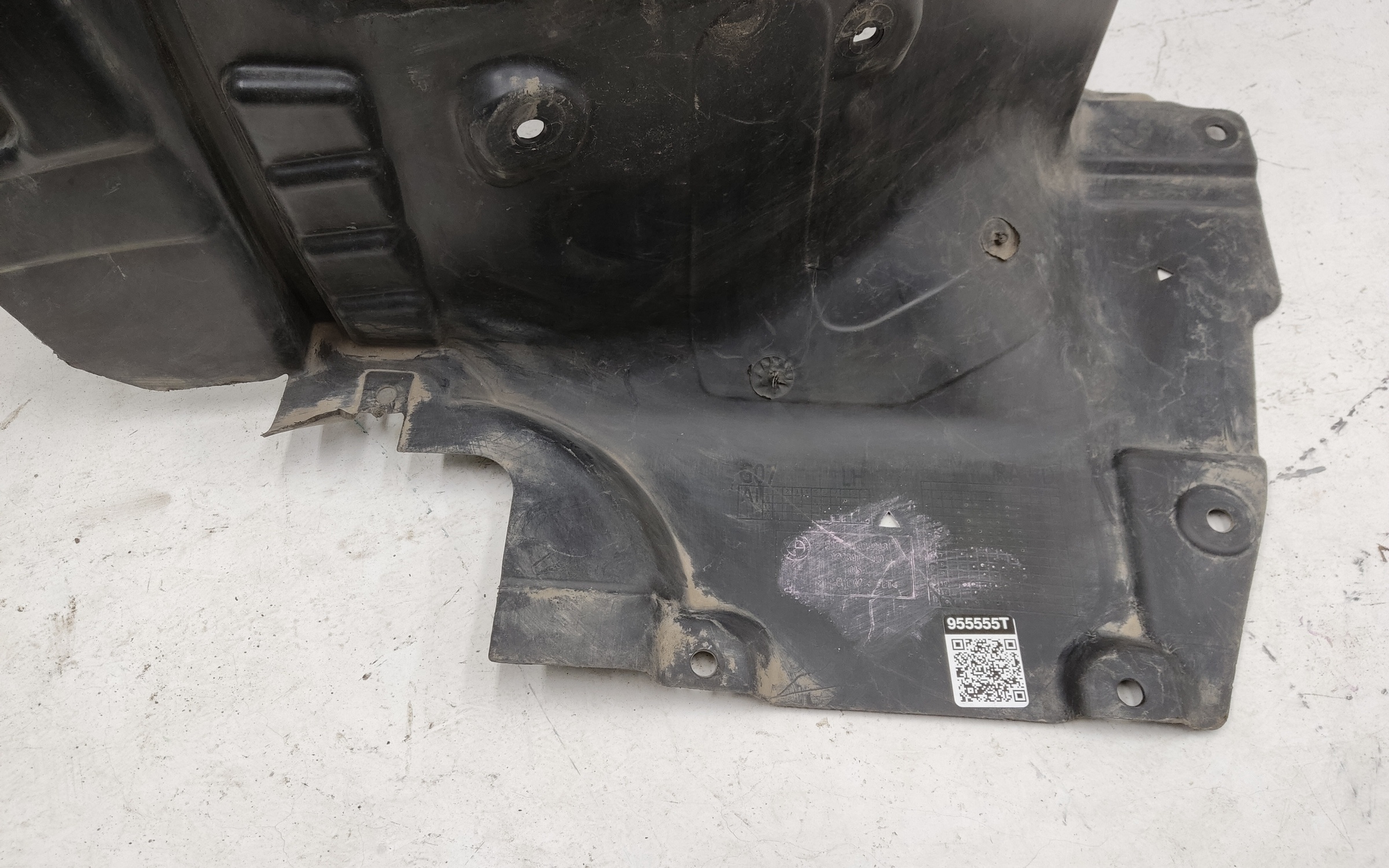 Подкрылок передний левый задняя часть BMW X7 G07