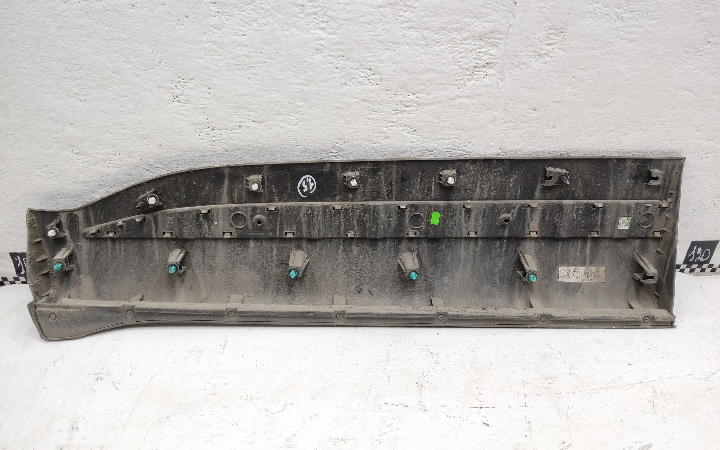 Накладка двери передней правой Chery Tiggo 7 Pro