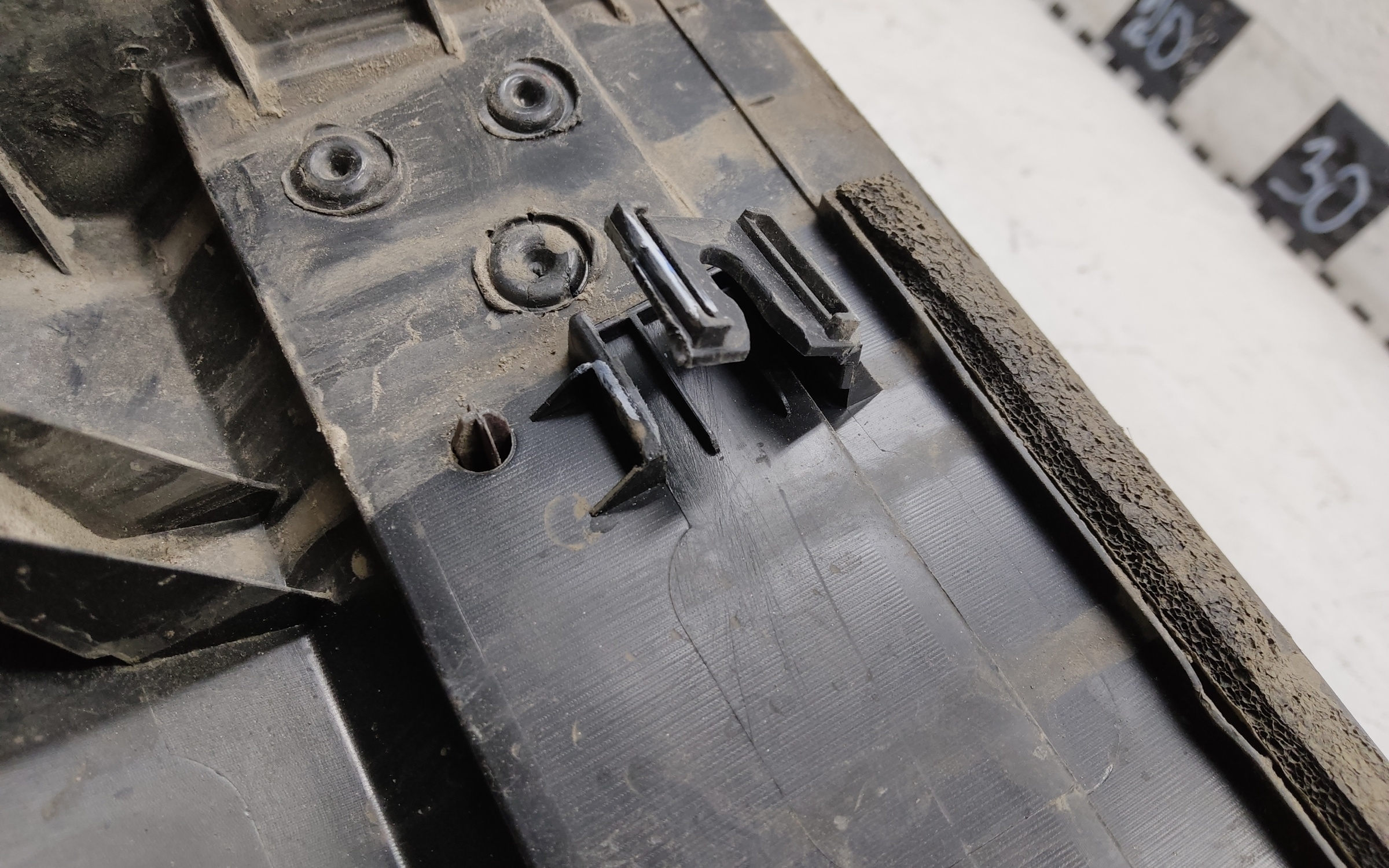 Накладка двери передней левой Changan CS35Plus