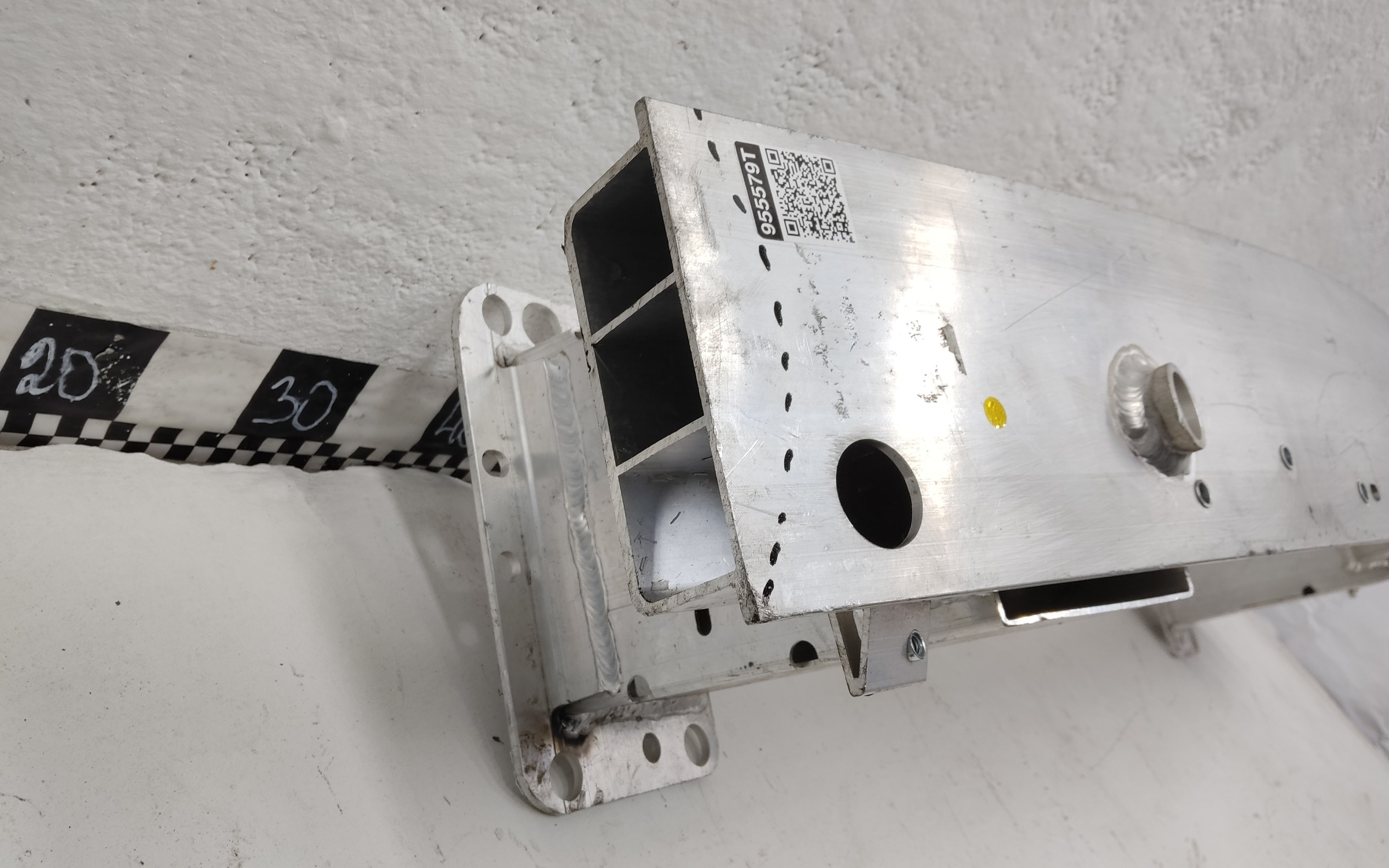 Усилитель переднего бампера Voyah Dream