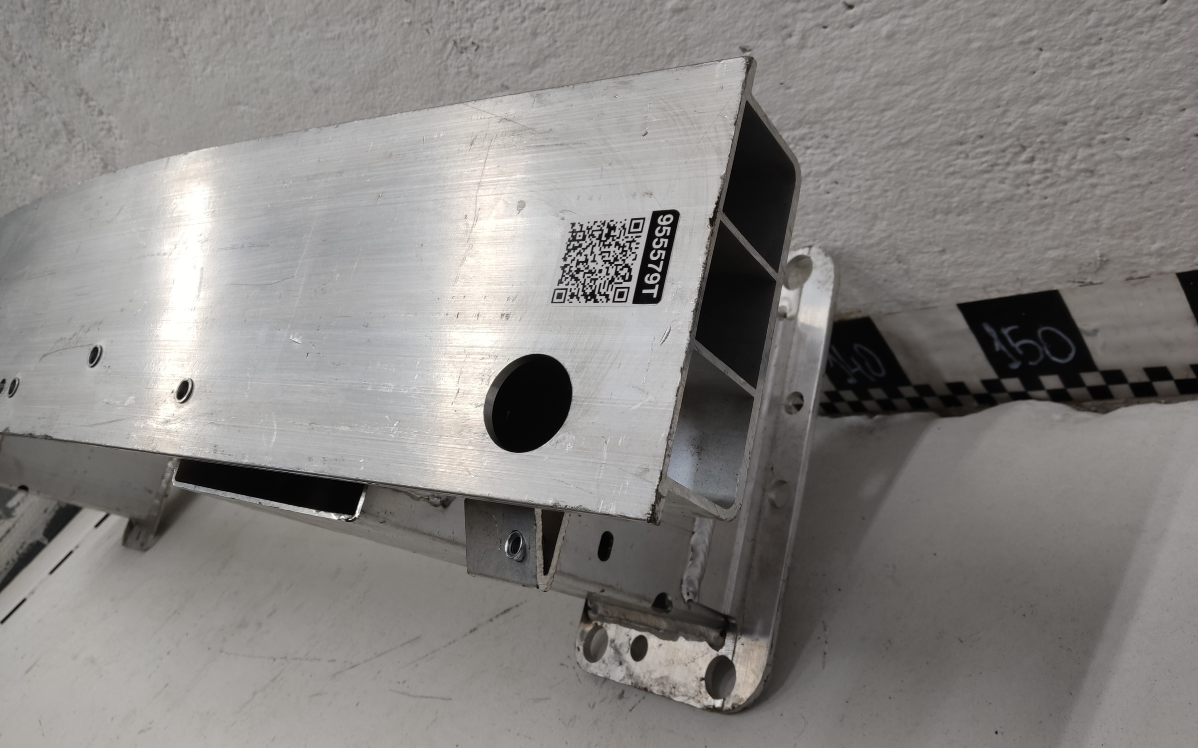 Усилитель переднего бампера Voyah Dream