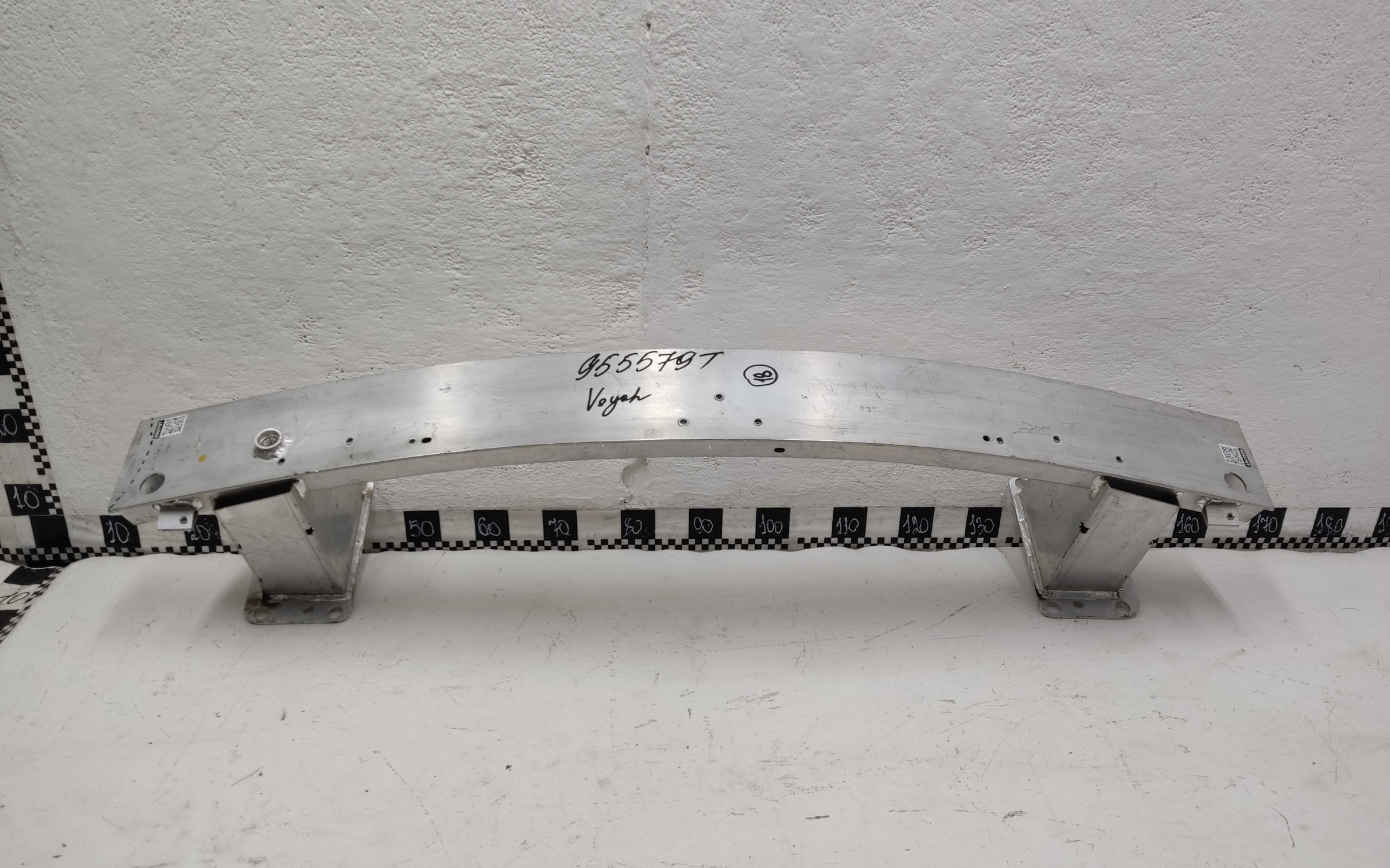 Усилитель переднего бампера Voyah Dream