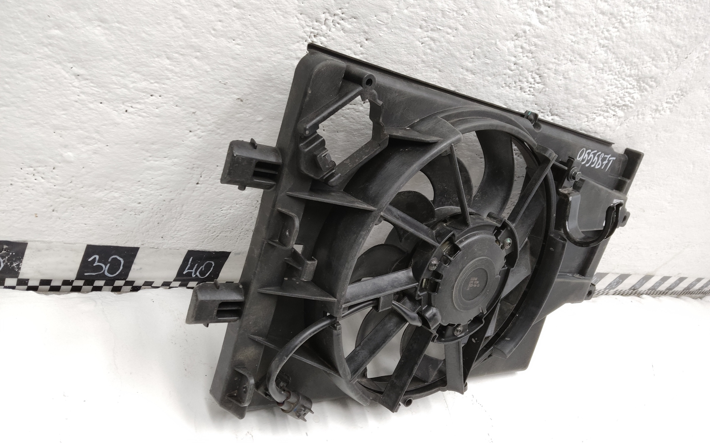 Диффузор вентилятора радиатора Lada Granta "LUZAR"