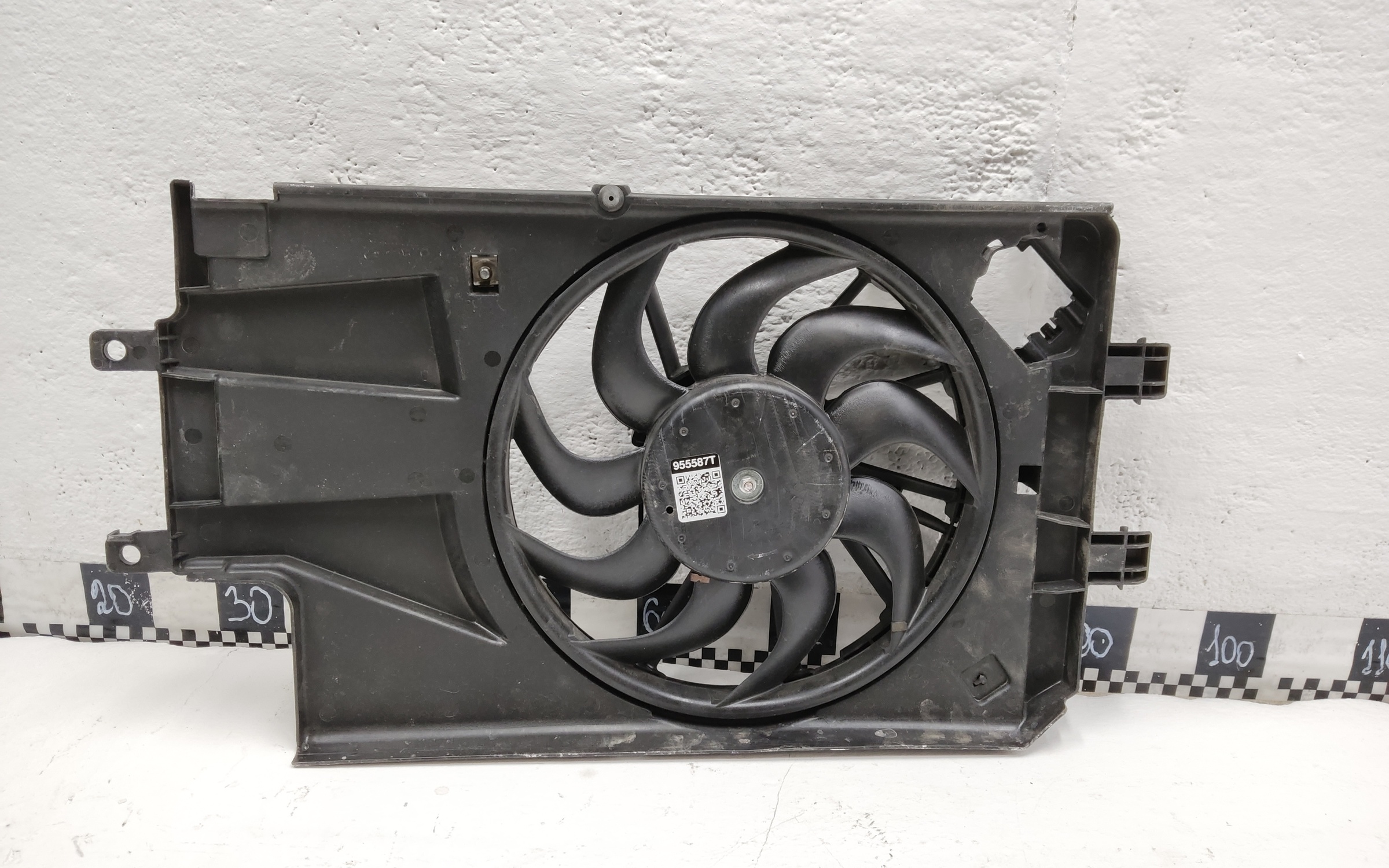 Диффузор вентилятора радиатора Lada Granta "LUZAR"