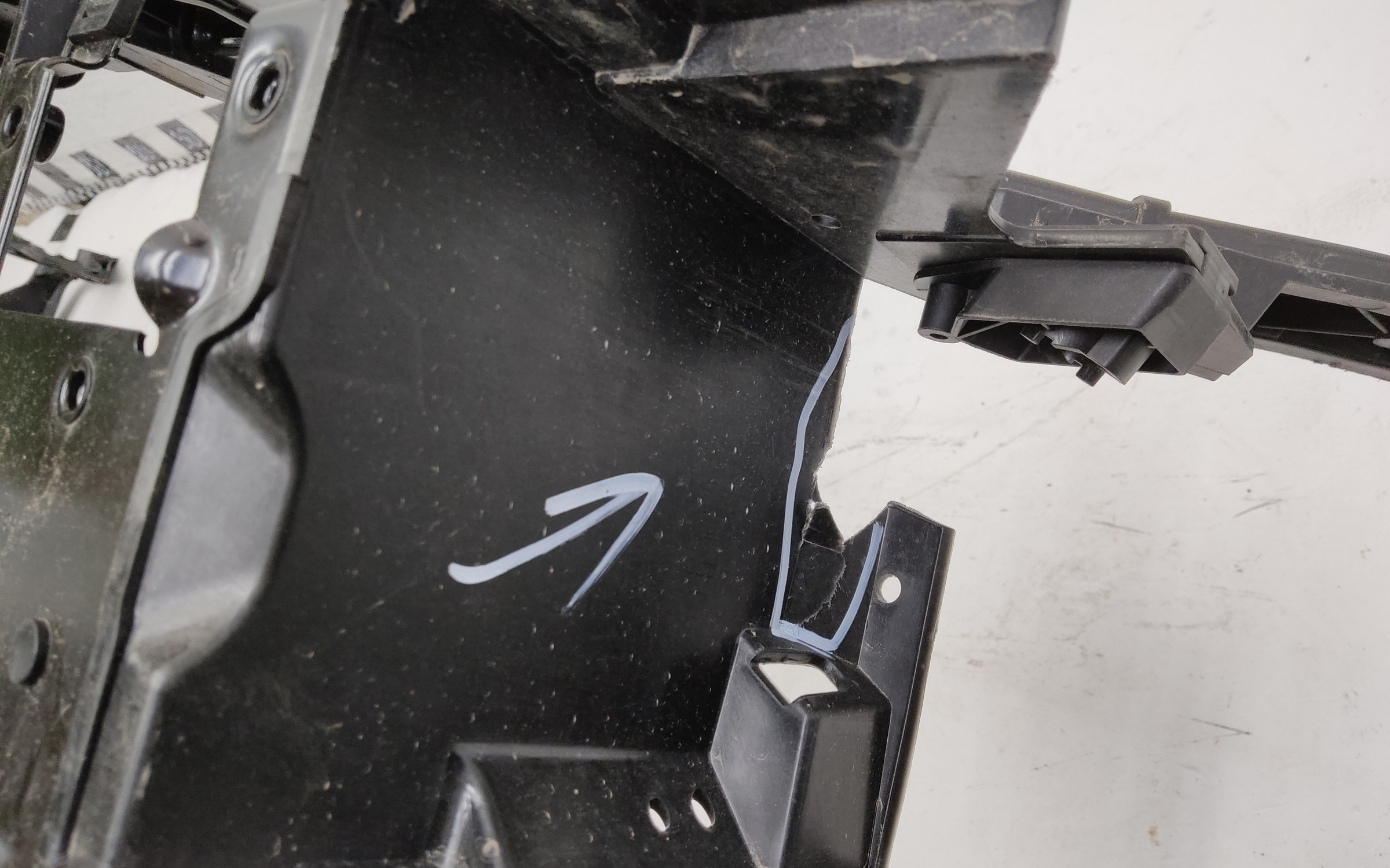 Панель передняя Volvo V40 2