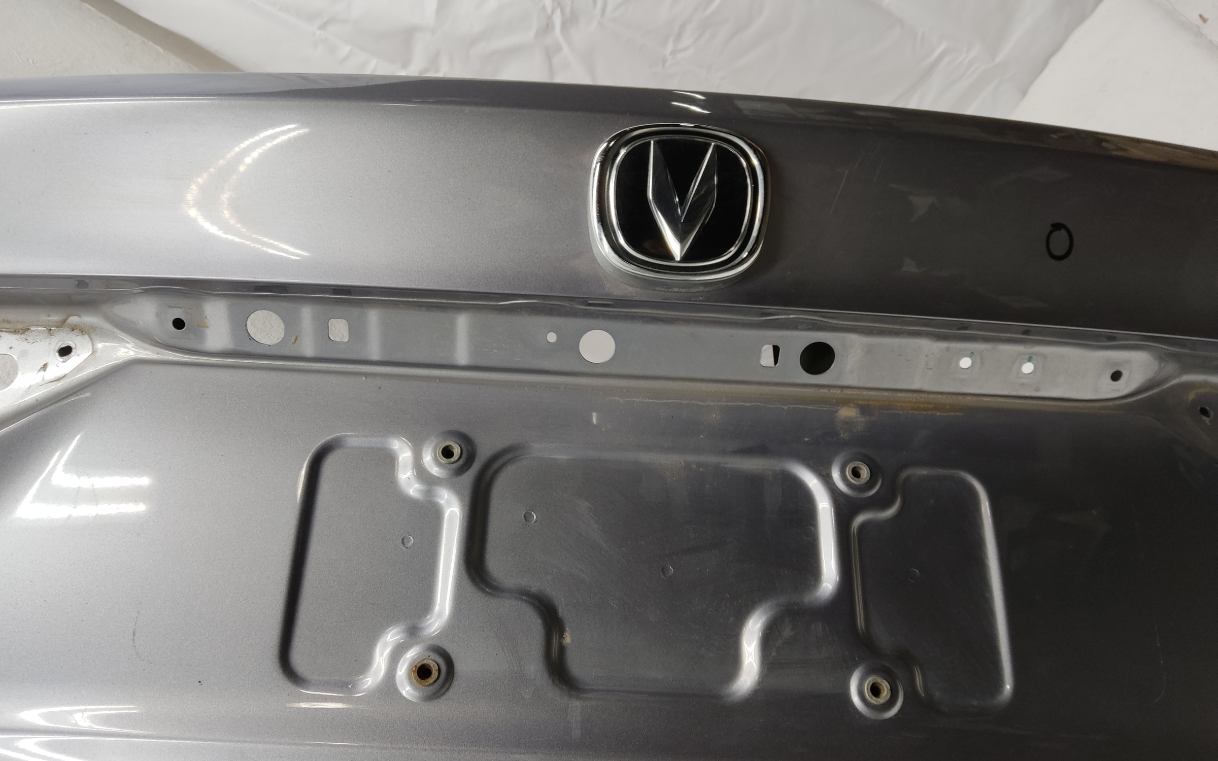 Крышка багажника Changan CS85