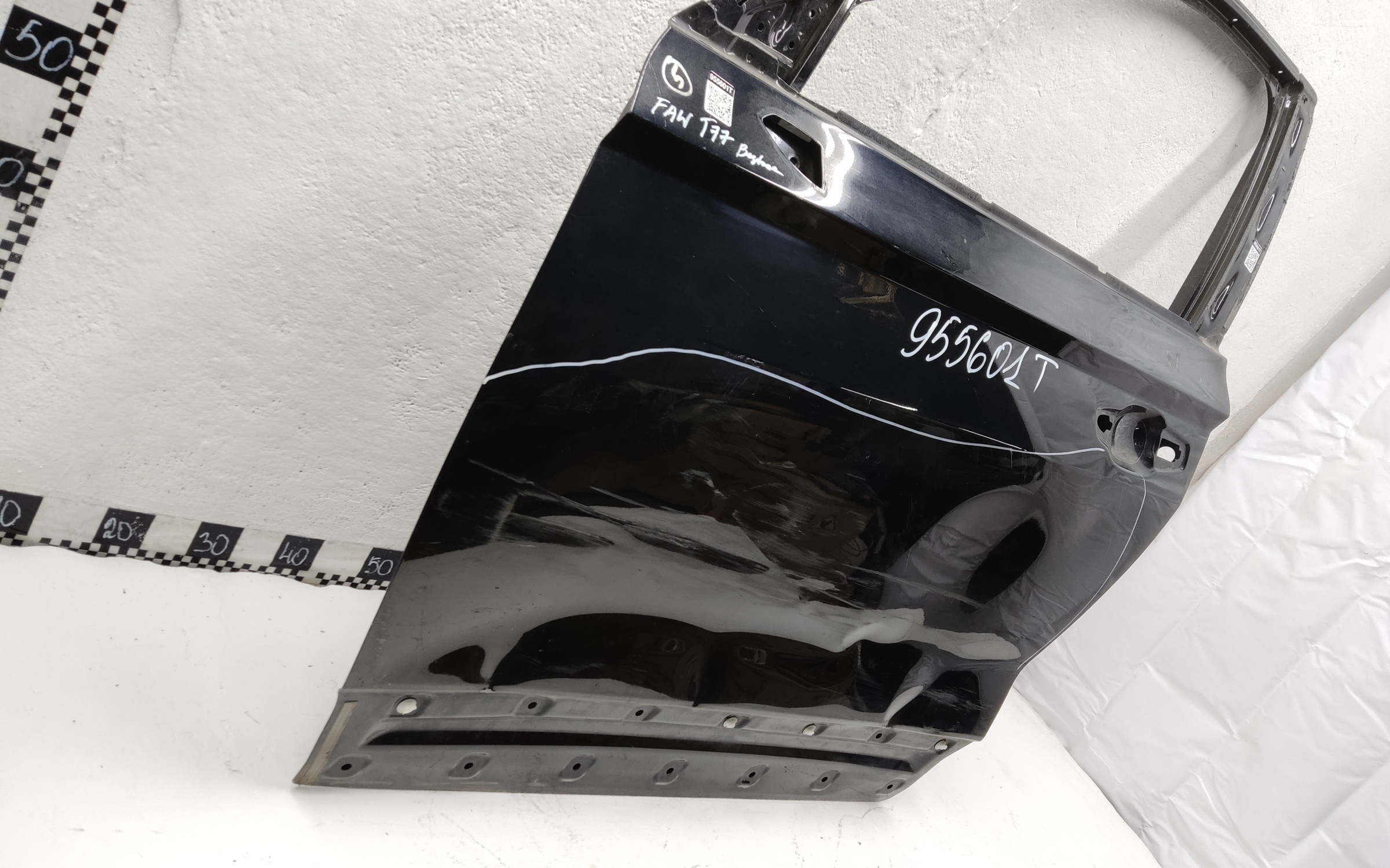 Дверь передняя левая FAW Bestune T77