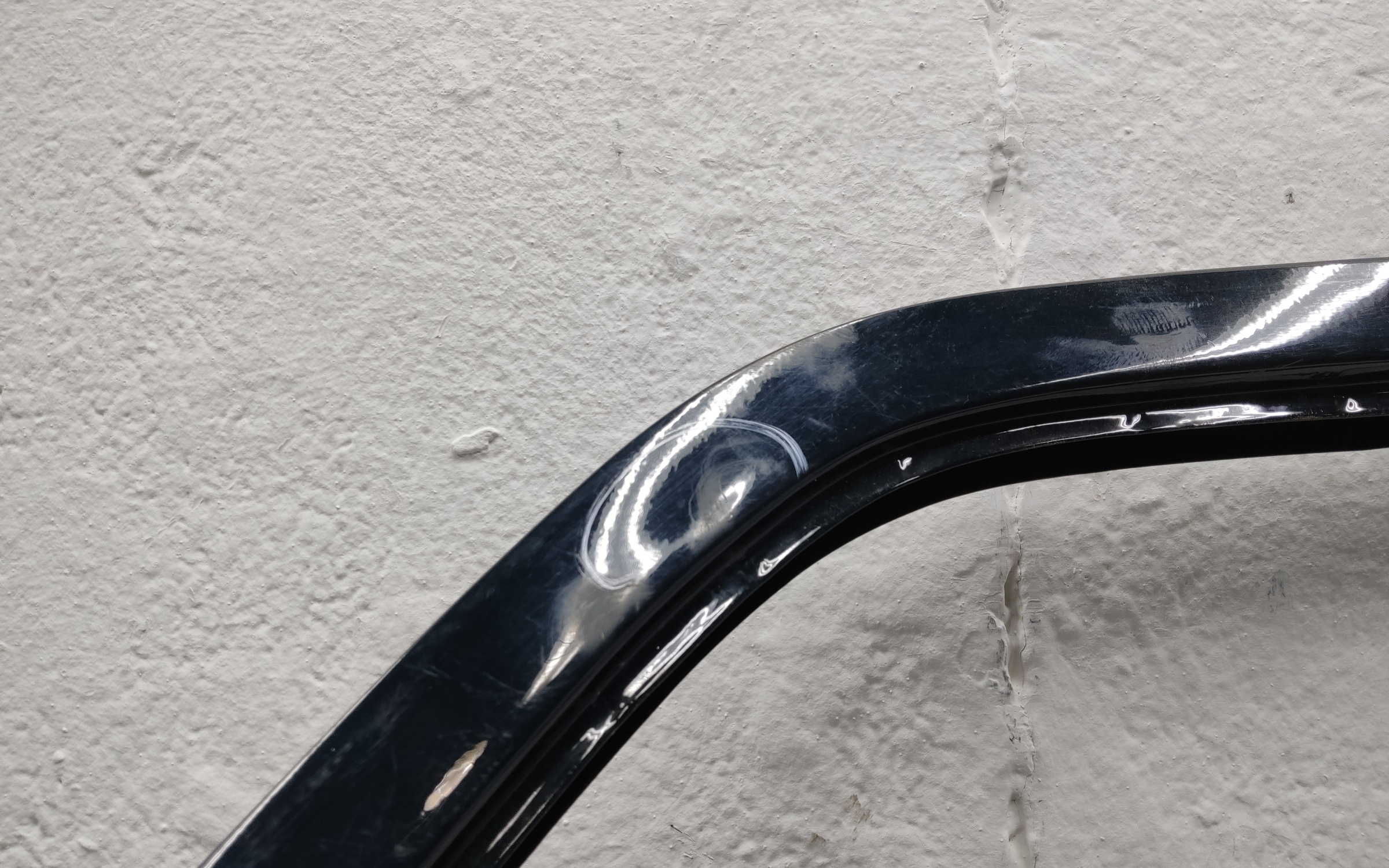 Дверь передняя левая Niva 2121