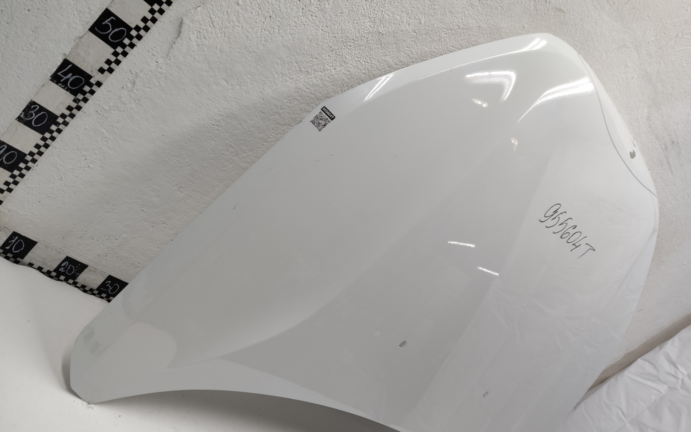 Капот Lada Vesta