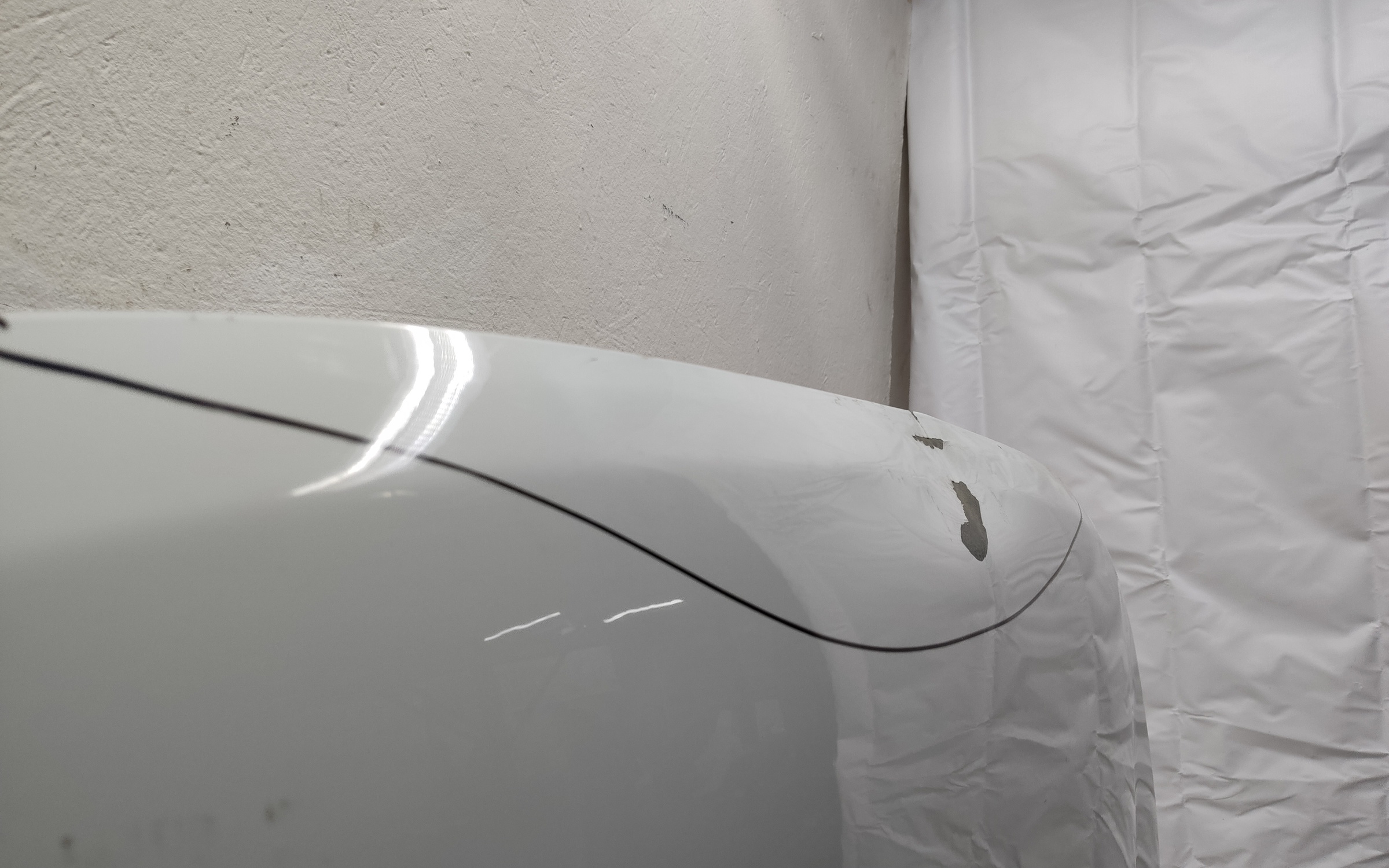 Капот Lada Vesta