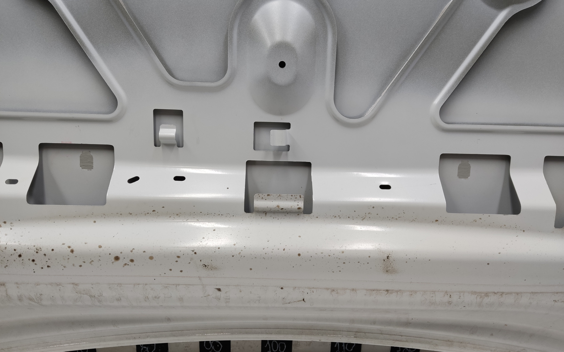 Капот Lada Vesta