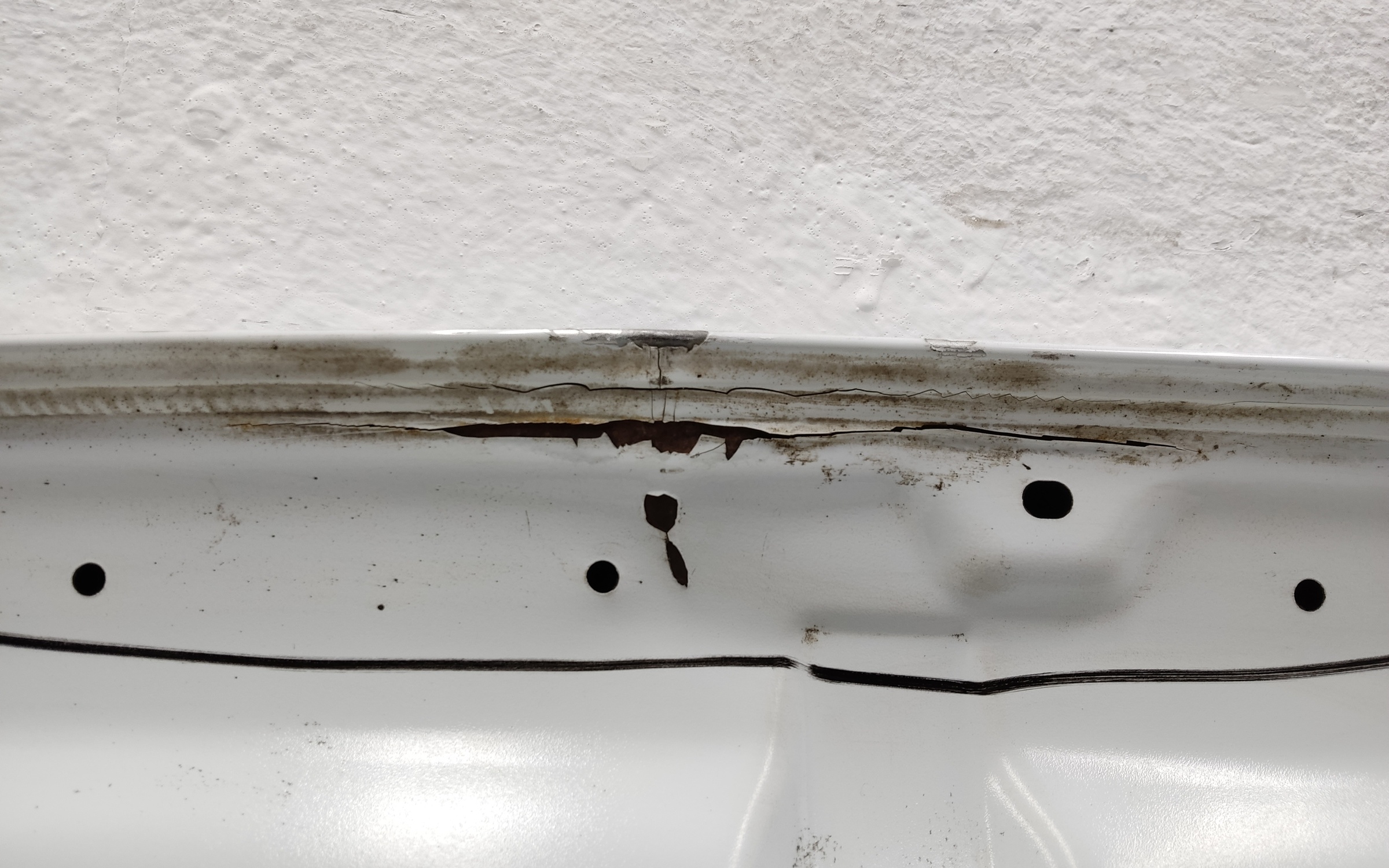 Капот Lada Vesta