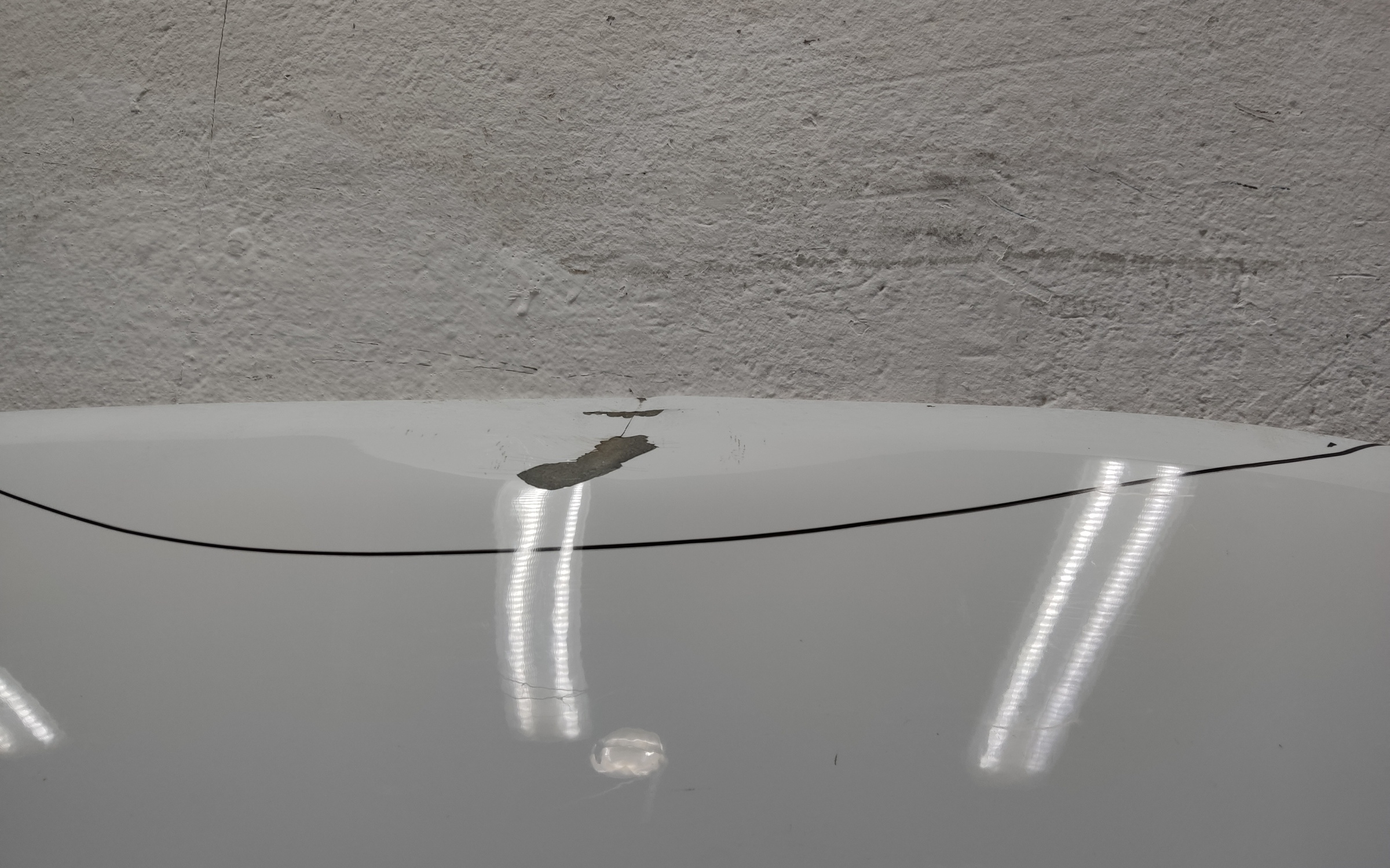 Капот Lada Vesta